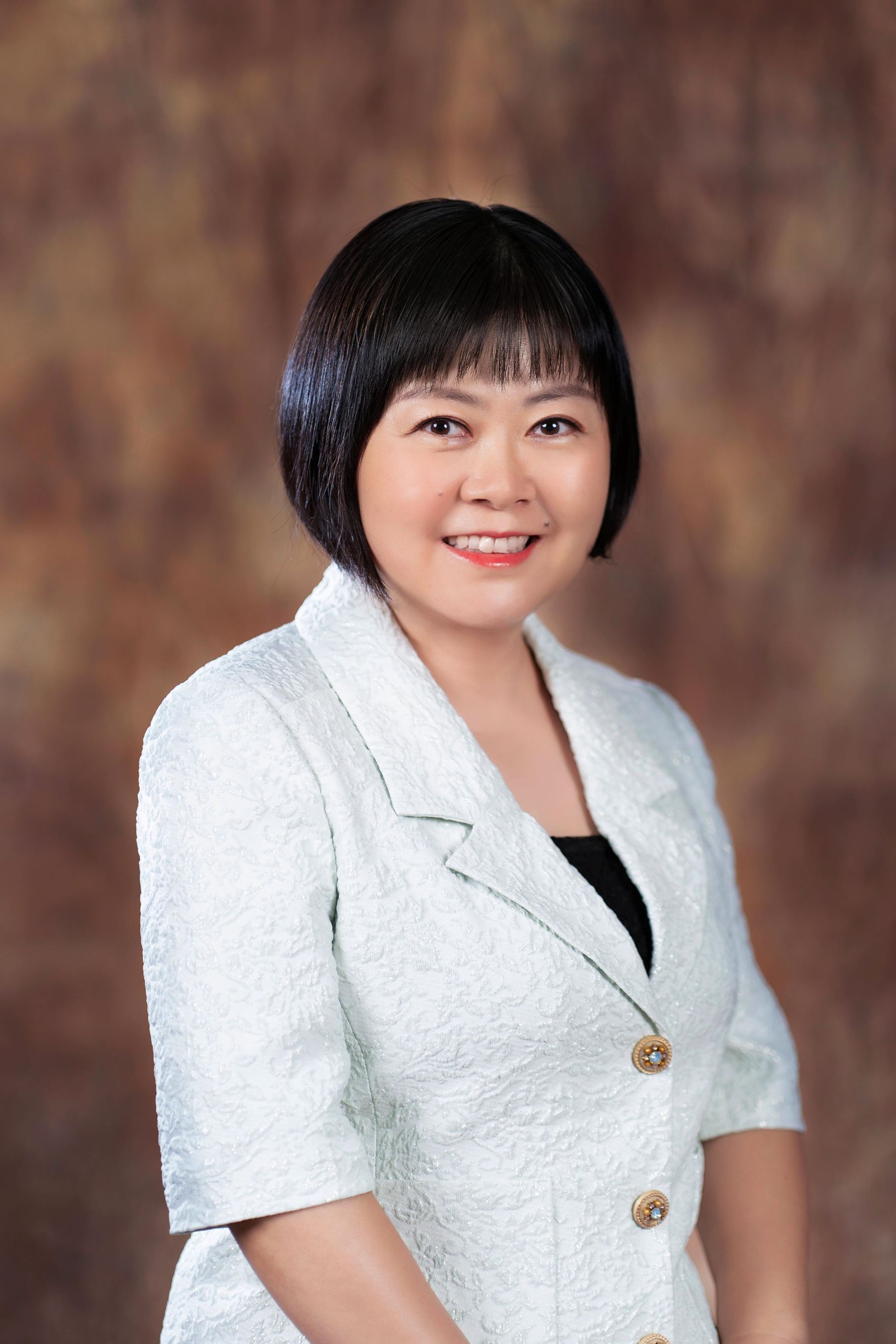 Professor Daisy Yan Du