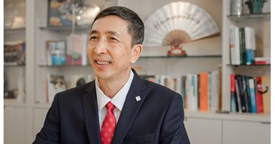 WelcomesNewDean