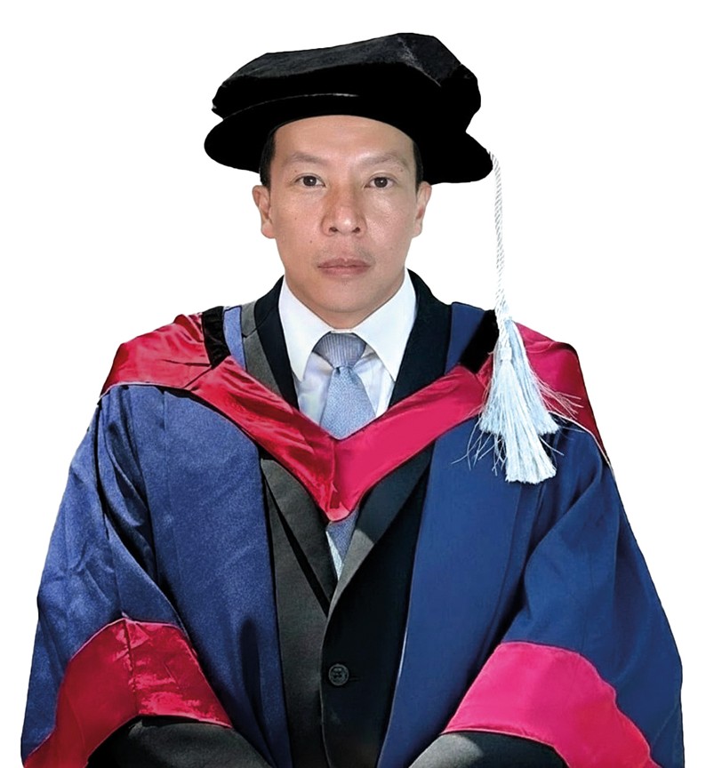 Dr Kenny LIU