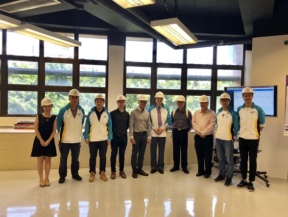 2018_05_visit_by_mr_yuen-ming_liong_head_of_future_systems_and_mr_choon-siong_kho_of_smrt_c (1)