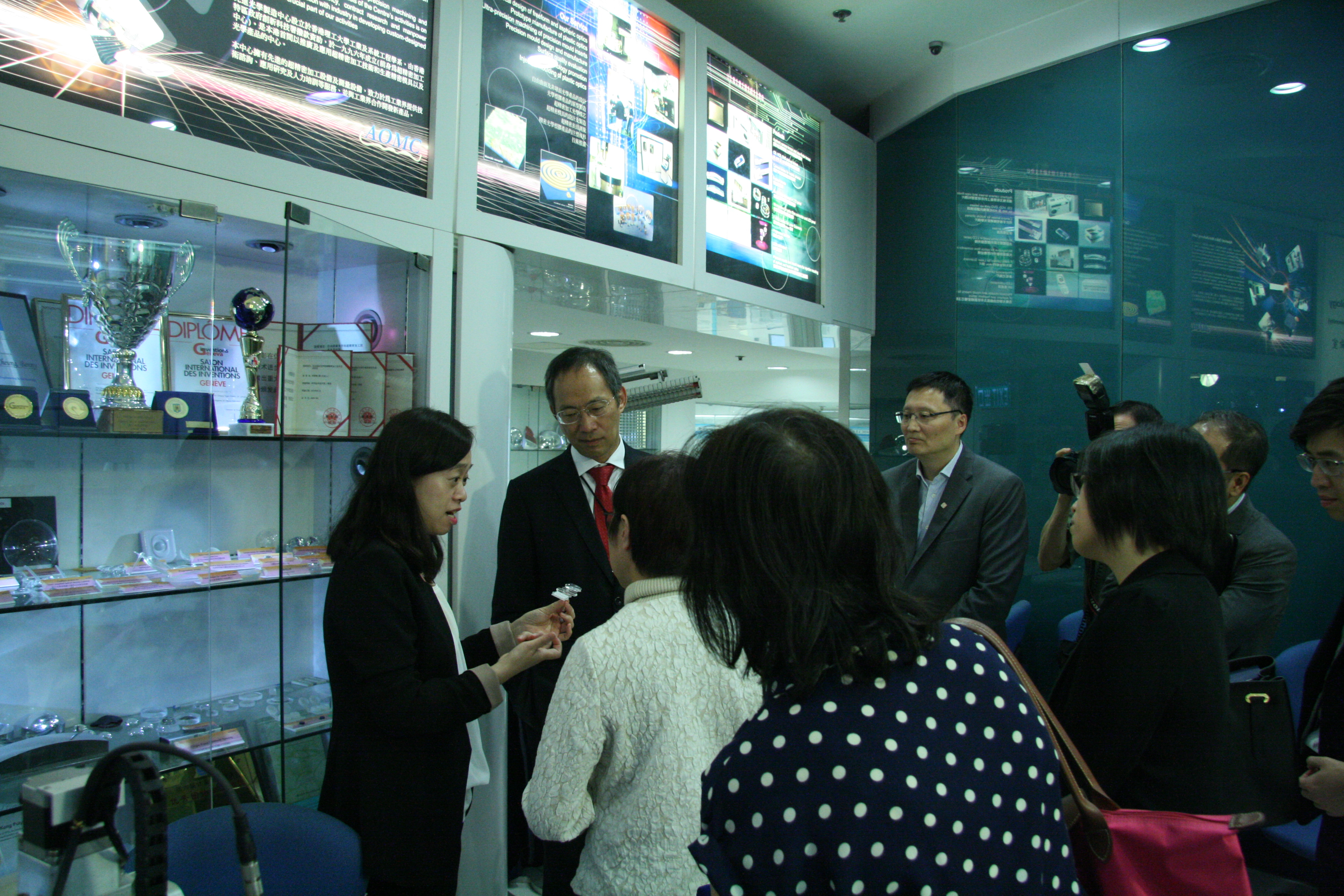 2016_10_visit_by_innovation_and_technology_commission_the_government_of_hksar_8_20180731_1728448517