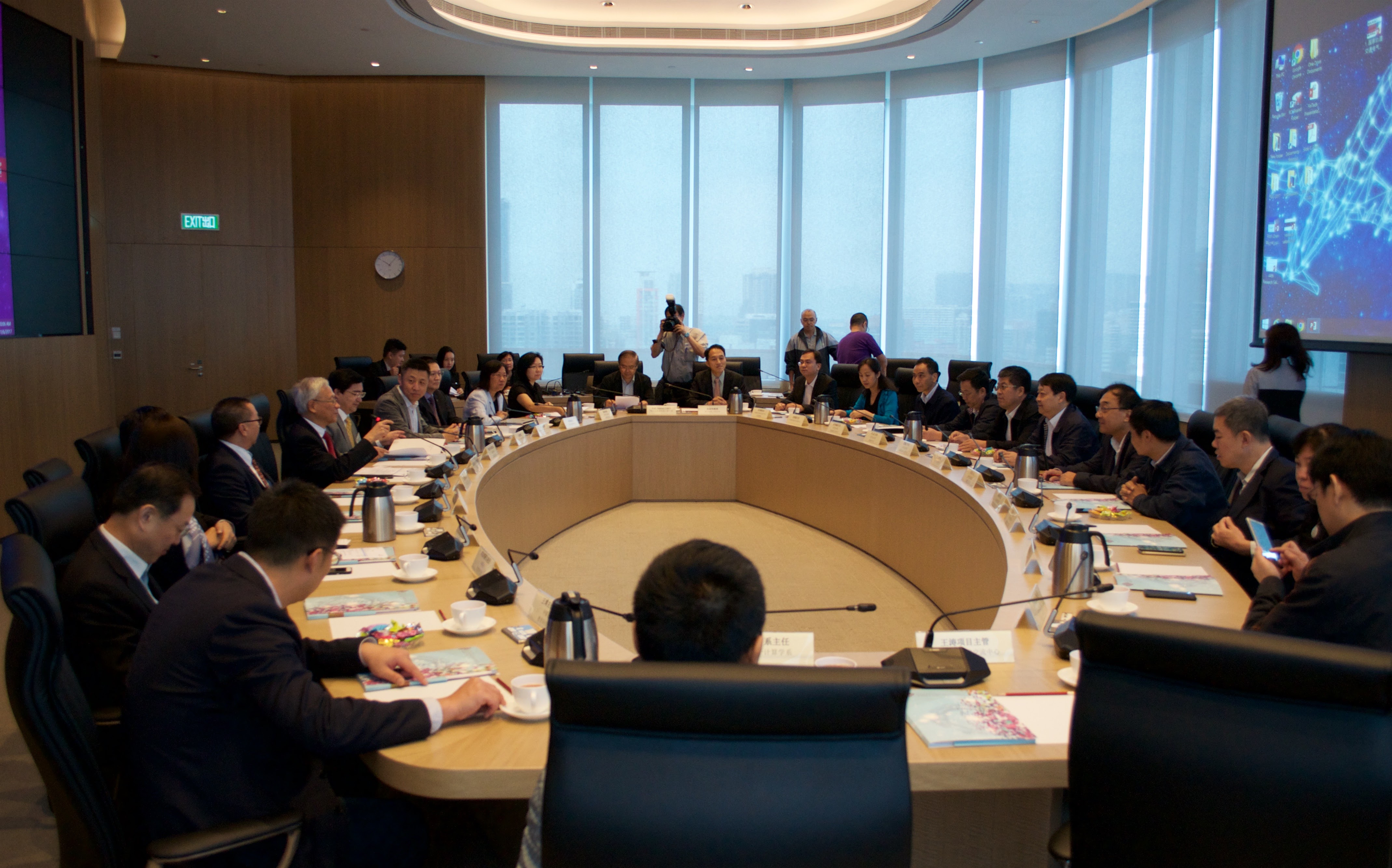 2017_11_visit_by_dr_wei_huang_academician_of_chinese_