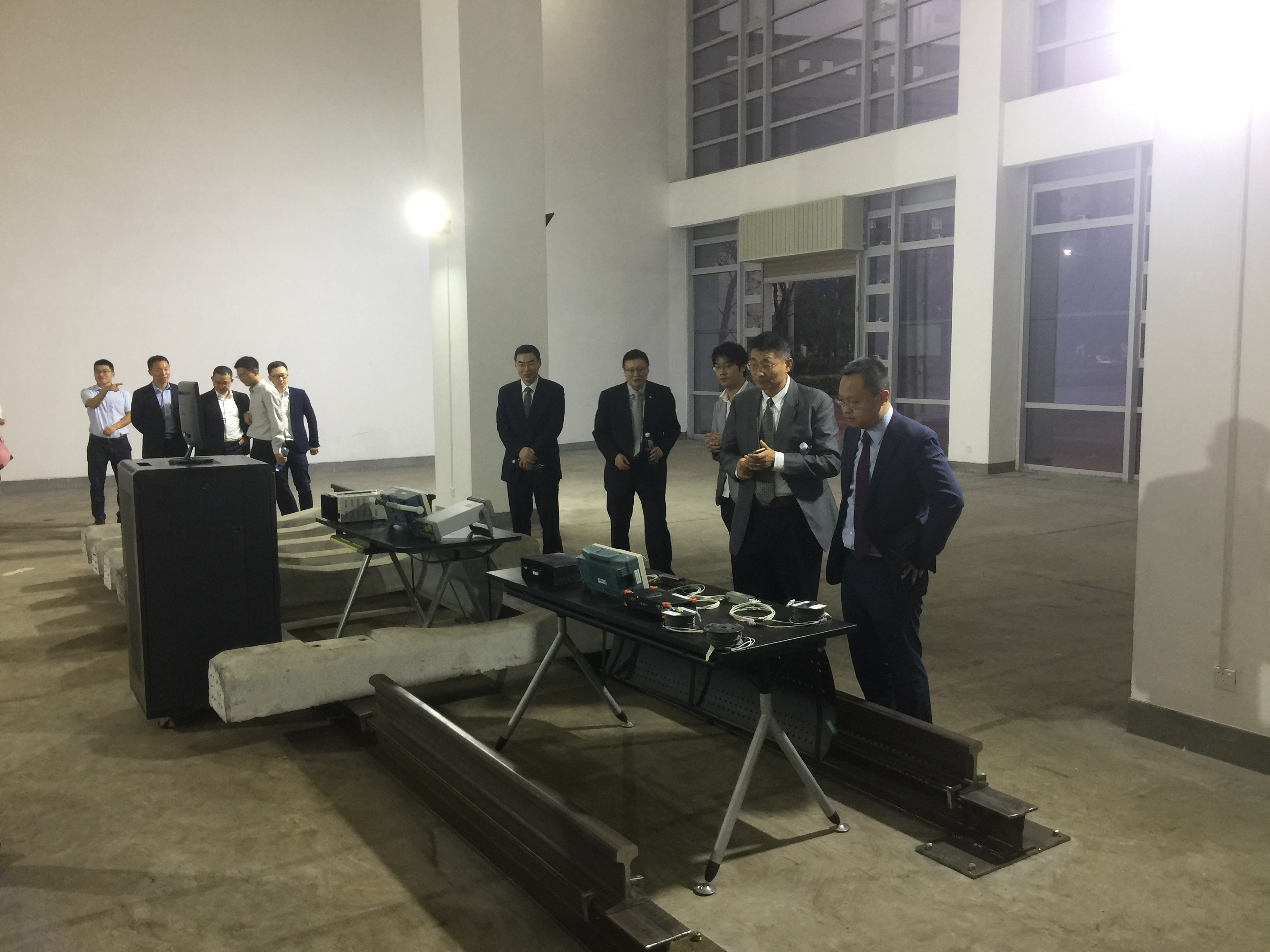 2017_10_polyu-csrd_joint_innovation_center_for_rail_transit_safety_monitoring_technology_sign (16)