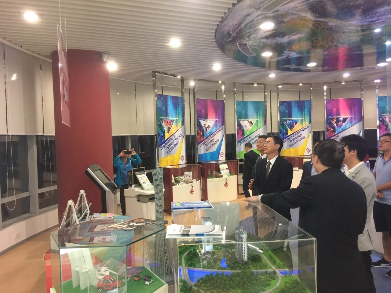 2017_10_polyu-csrd_joint_innovation_center_for_rail_transit_safety_monitoring_technology_sign (19)