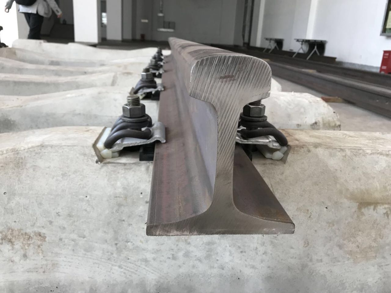 2017_10_polyu-csrd_joint_innovation_center_for_rail_transit_safety_monitoring_technology_sign (49)