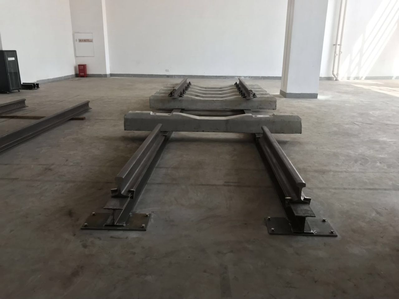 2017_10_polyu-csrd_joint_innovation_center_for_rail_transit_safety_monitoring_technology_sign (51)