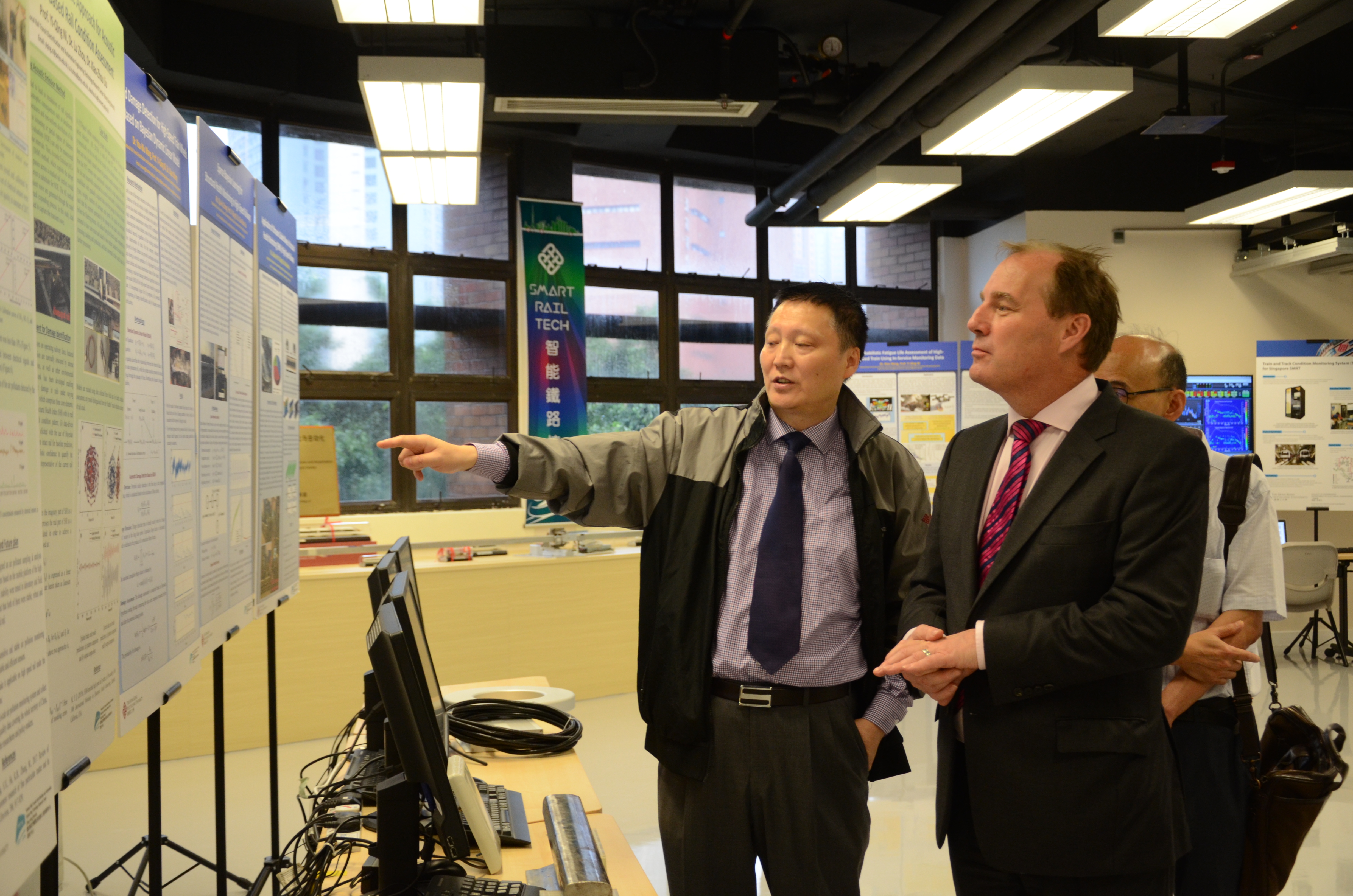 2018_06_visit_by_dr_peter_ewen_engineering_director_of_mtr_33_20180731_1367908751