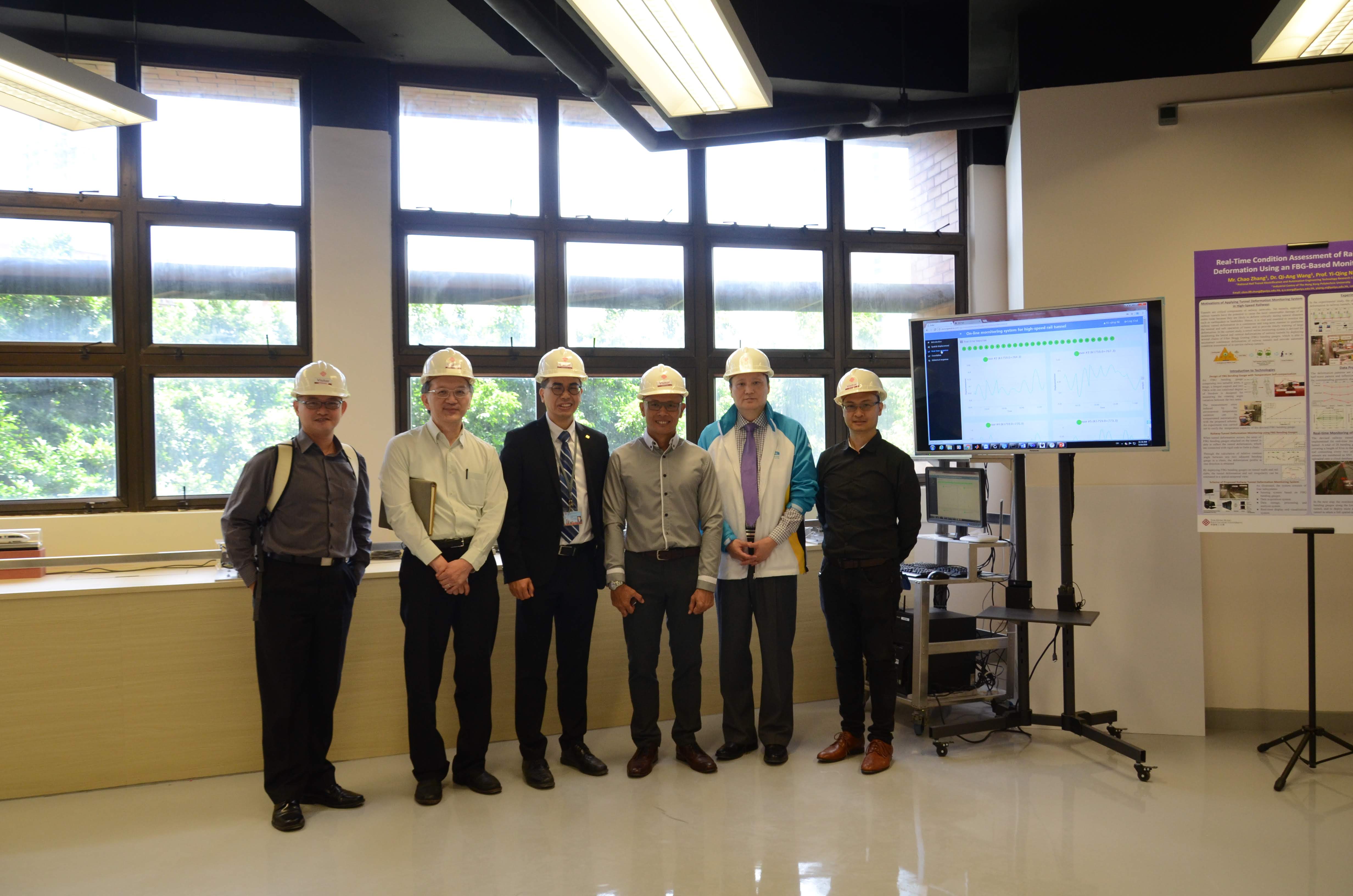 2018_05_visit_by_mr_yuen-ming_liong_head_of_future_systems_and_mr_choon-siong_kho_of_smrt_c (2)