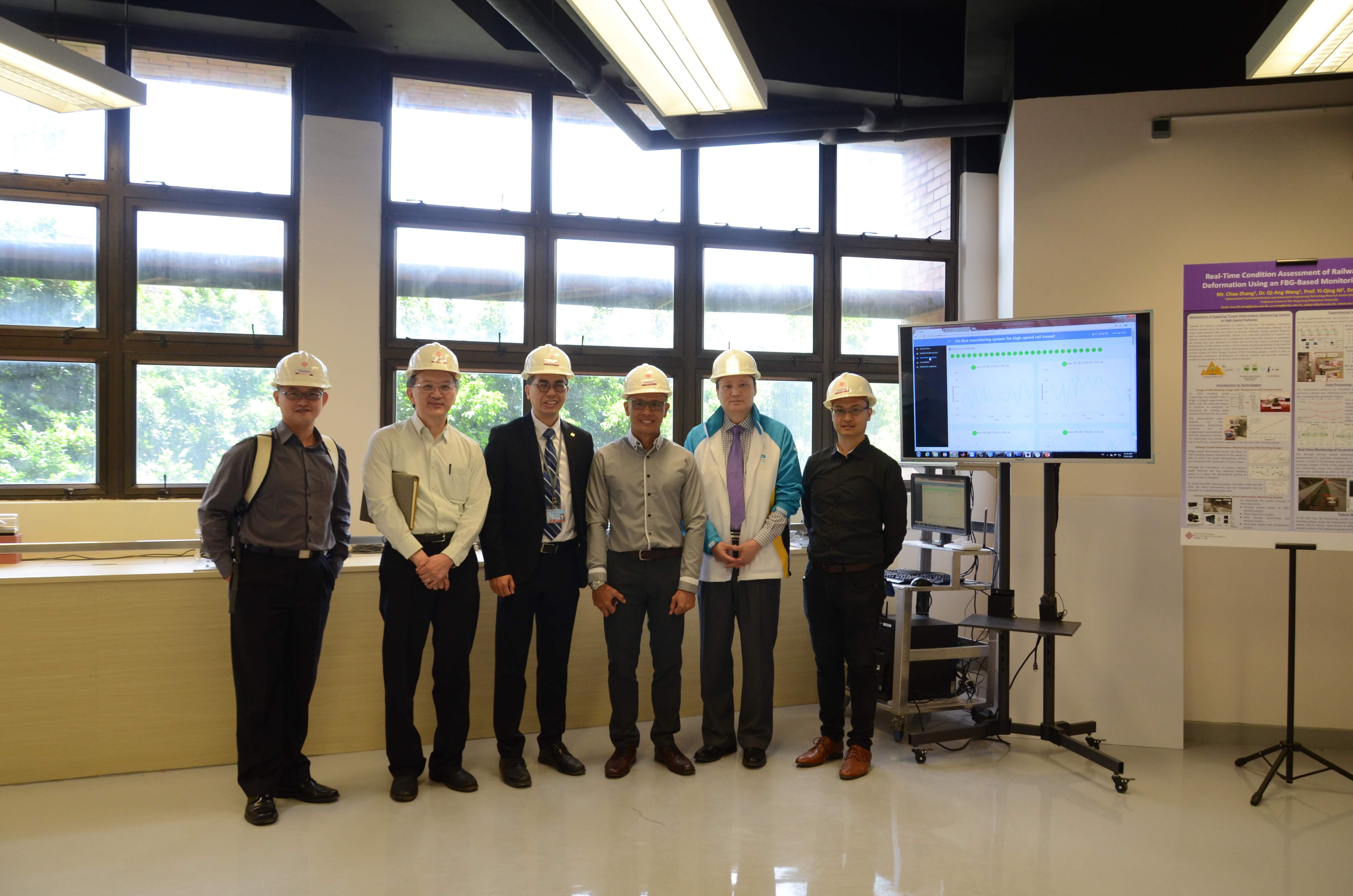 2018_05_visit_by_mr_yuen-ming_liong_head_of_future_systems_and_mr_choon-siong_kho_of_smrt_c (3)