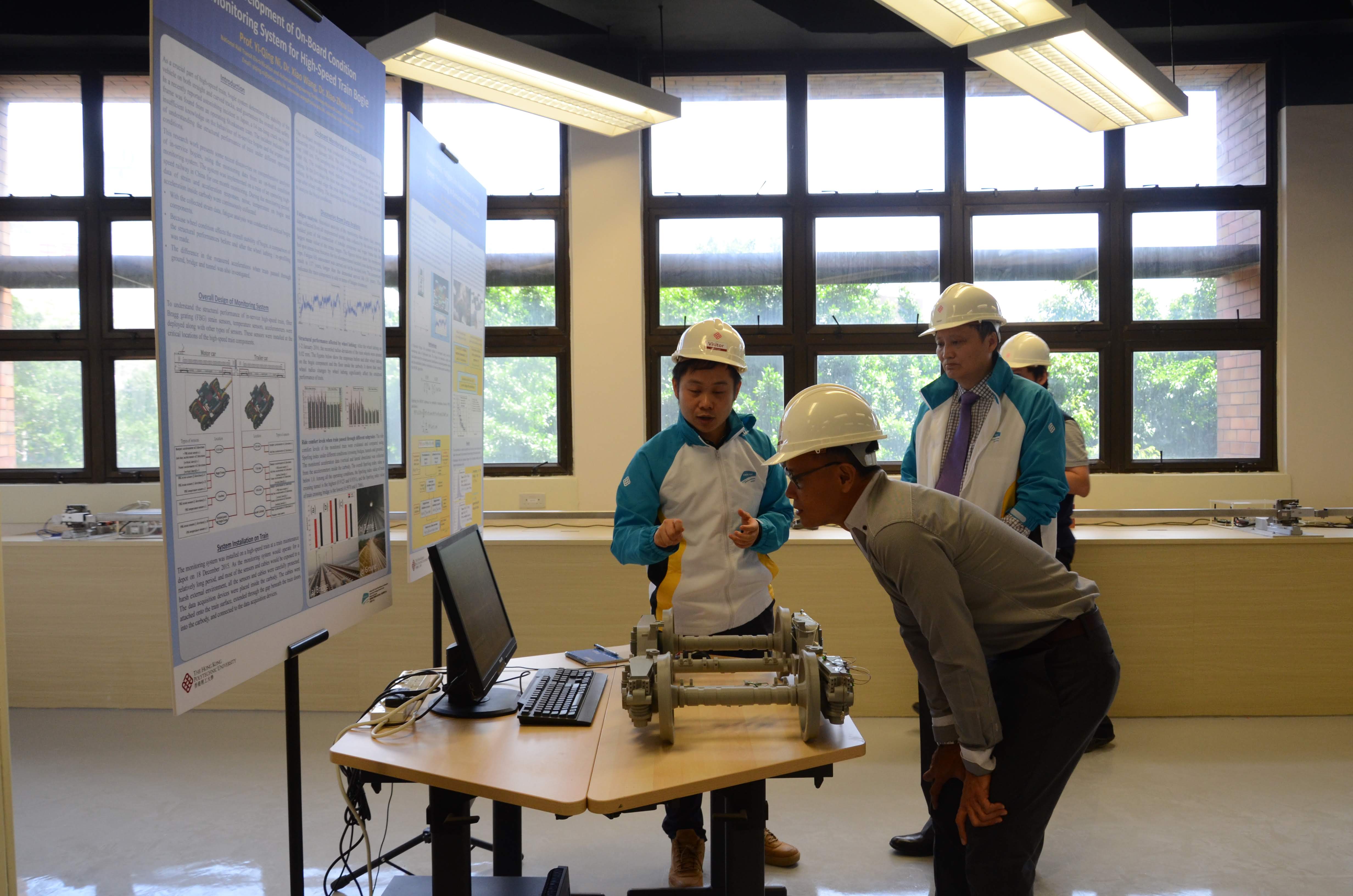 2018_05_visit_by_mr_yuen-ming_liong_head_of_future_systems_and_mr_choon-siong_kho_of_smrt_c (6)