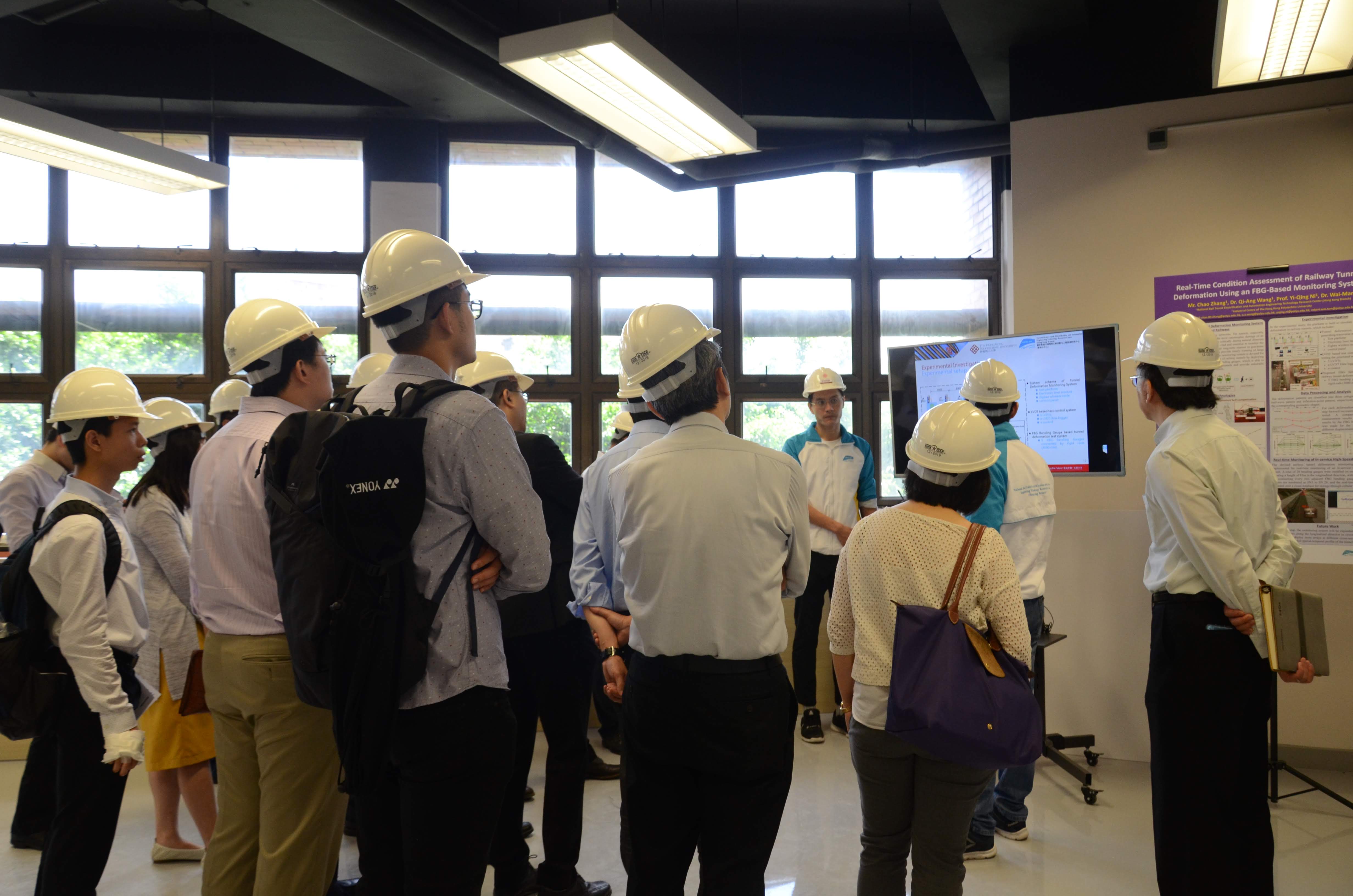 2018_05_visit_by_mr_yuen-ming_liong_head_of_future_systems_and_mr_choon-siong_kho_of_smrt_c (8)