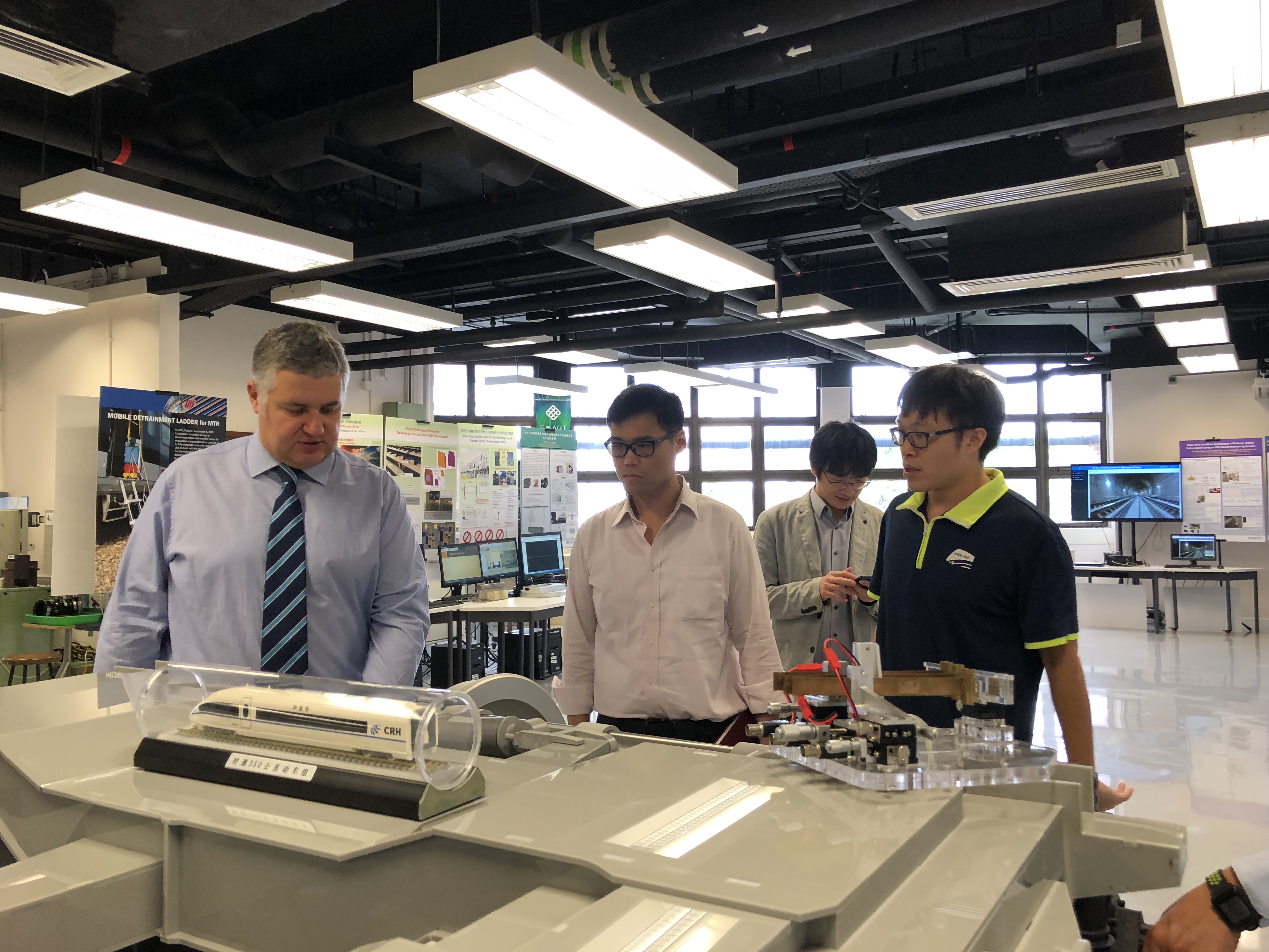 2018_10_visit_by_prof_clive_roberts_from_university_of_birmingham_11_20181016_1457166742