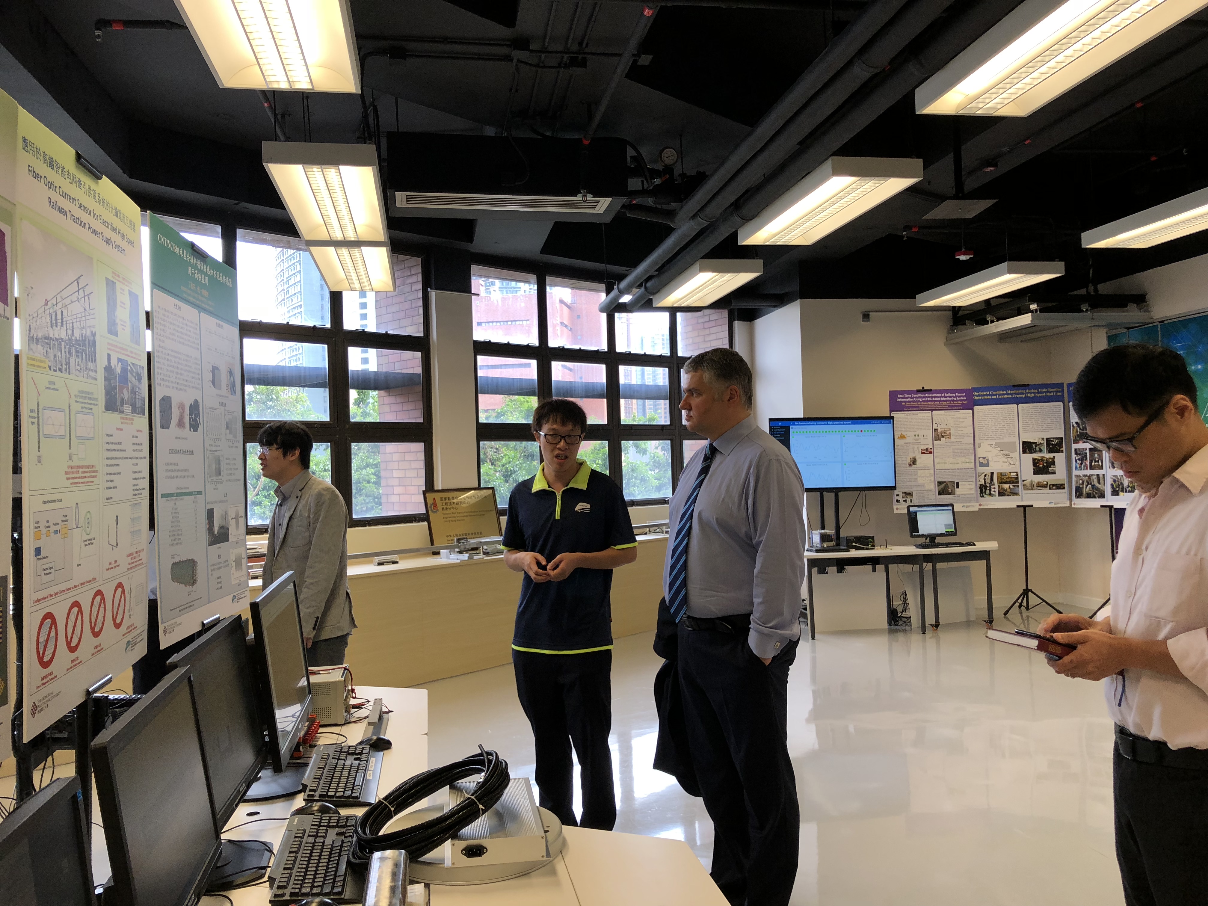 2018_10_visit_by_prof_clive_roberts_from_university_of_birmingham_16_20181016_1261743416