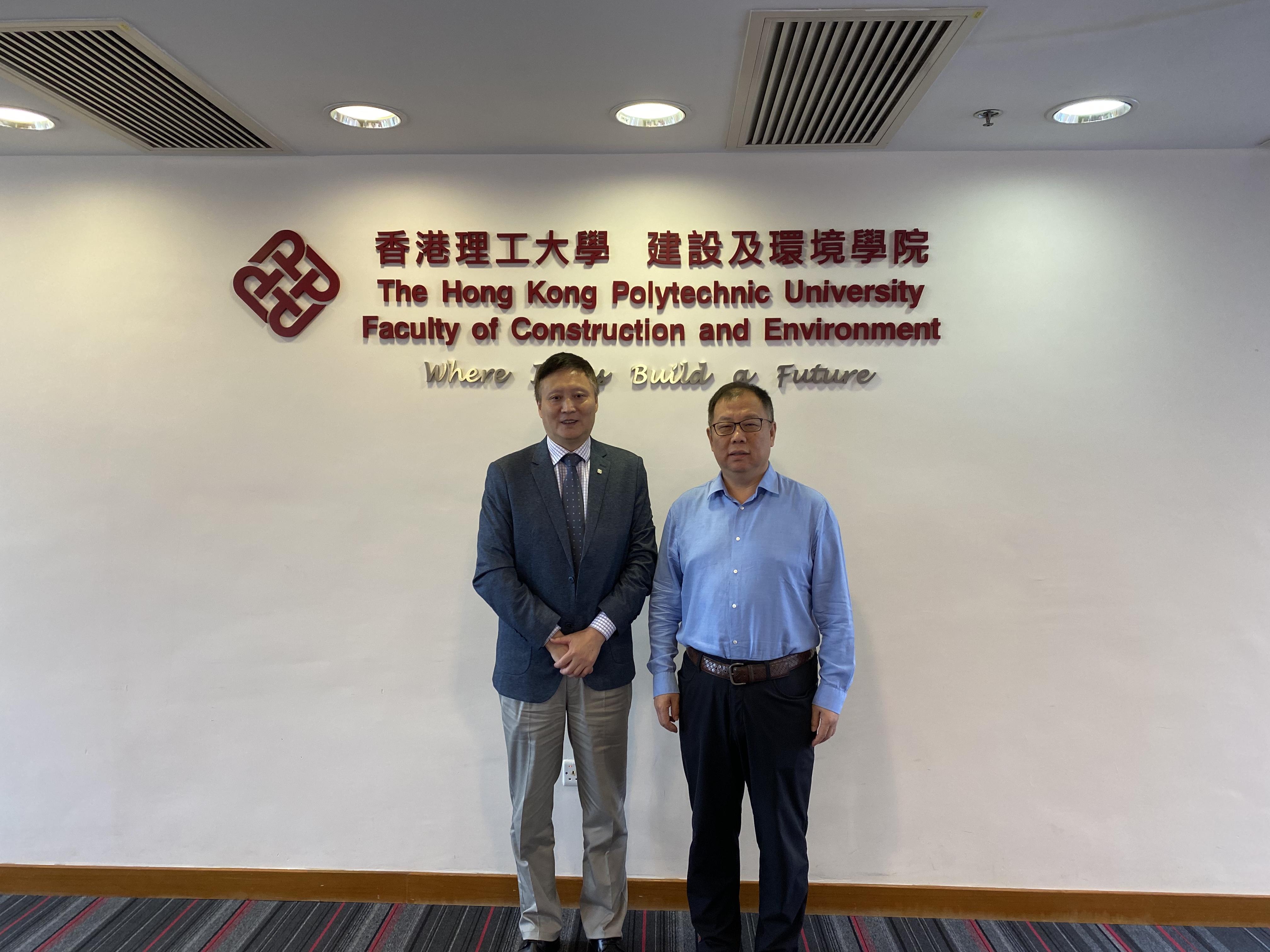 bd9f5ba8dcbb0649a3a6e6cd2e0071e