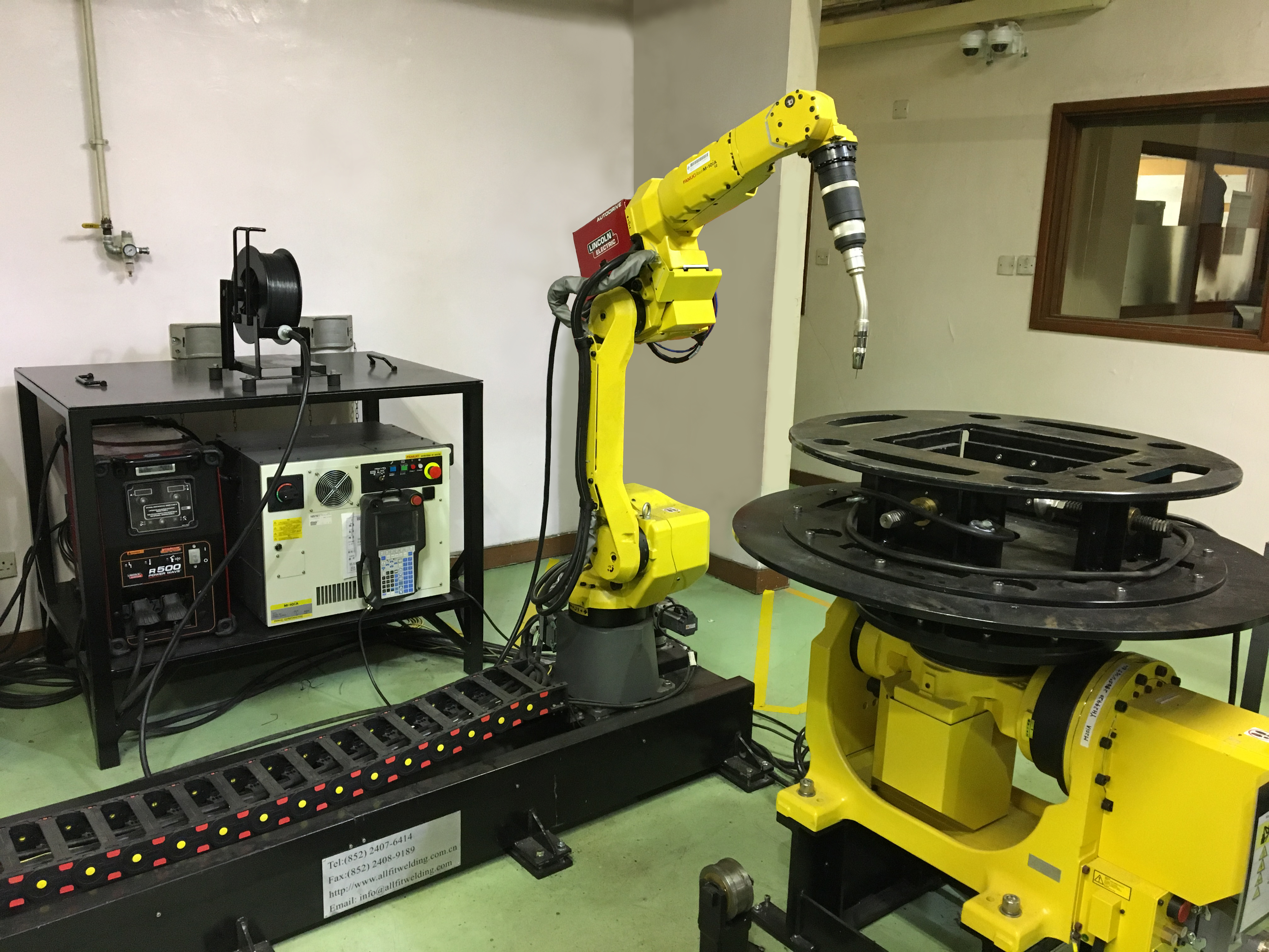 An Intelligent Welding Robot