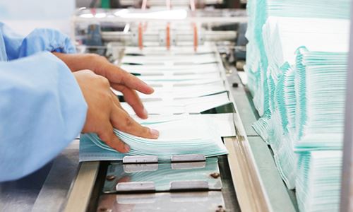 care for community_people stories_PolyU preneurs set up local mask production lines_1000x600_2