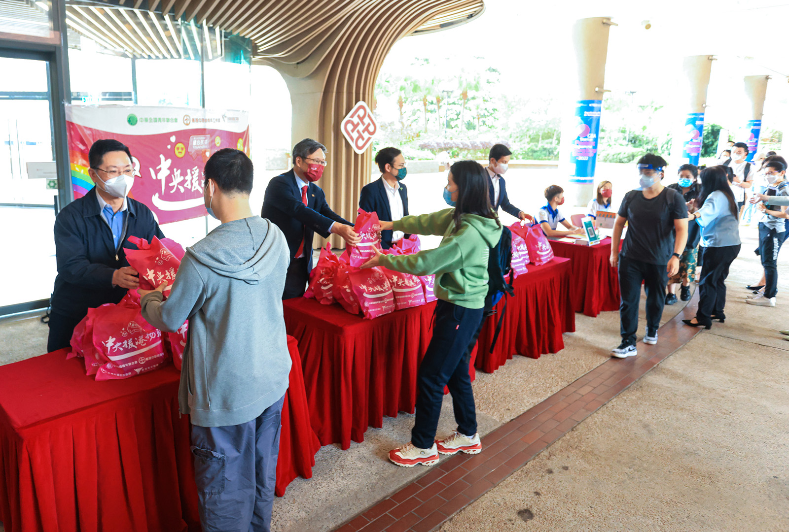 distribution of anti-epidemic packages