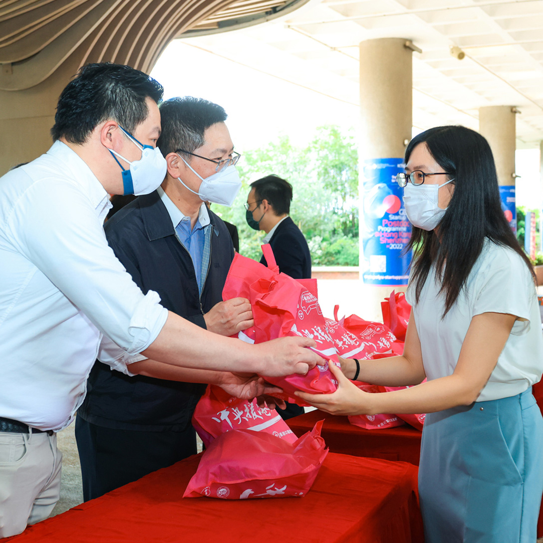 distribution of anti-epidemic packages