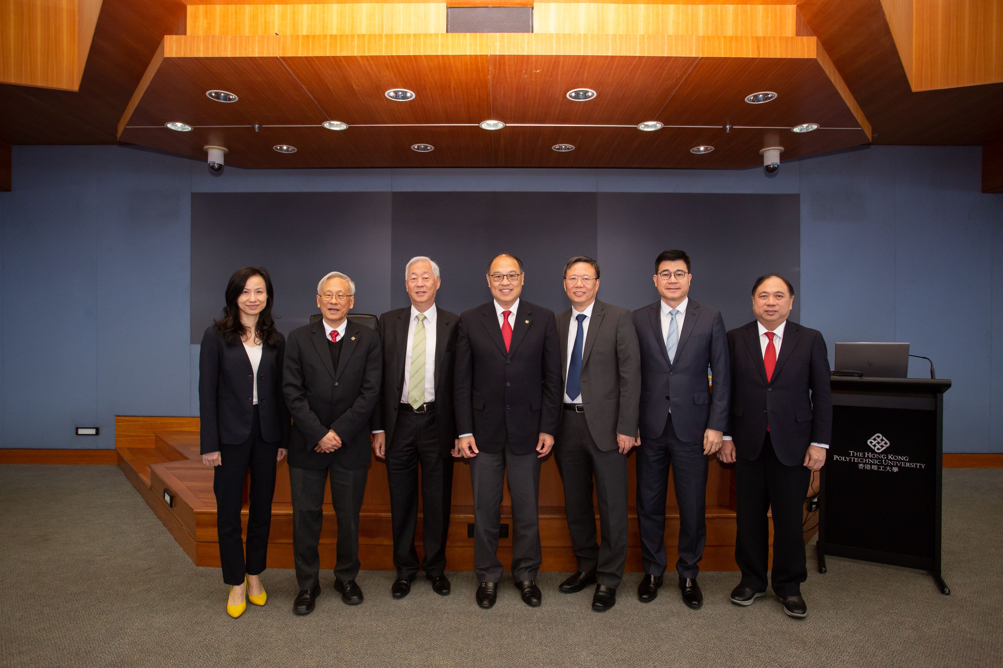 香港理工大学校董会在今天的会议上正式落实委任南方科技大学副校长兼研究生院院长滕锦光讲席教授为下任校长。
