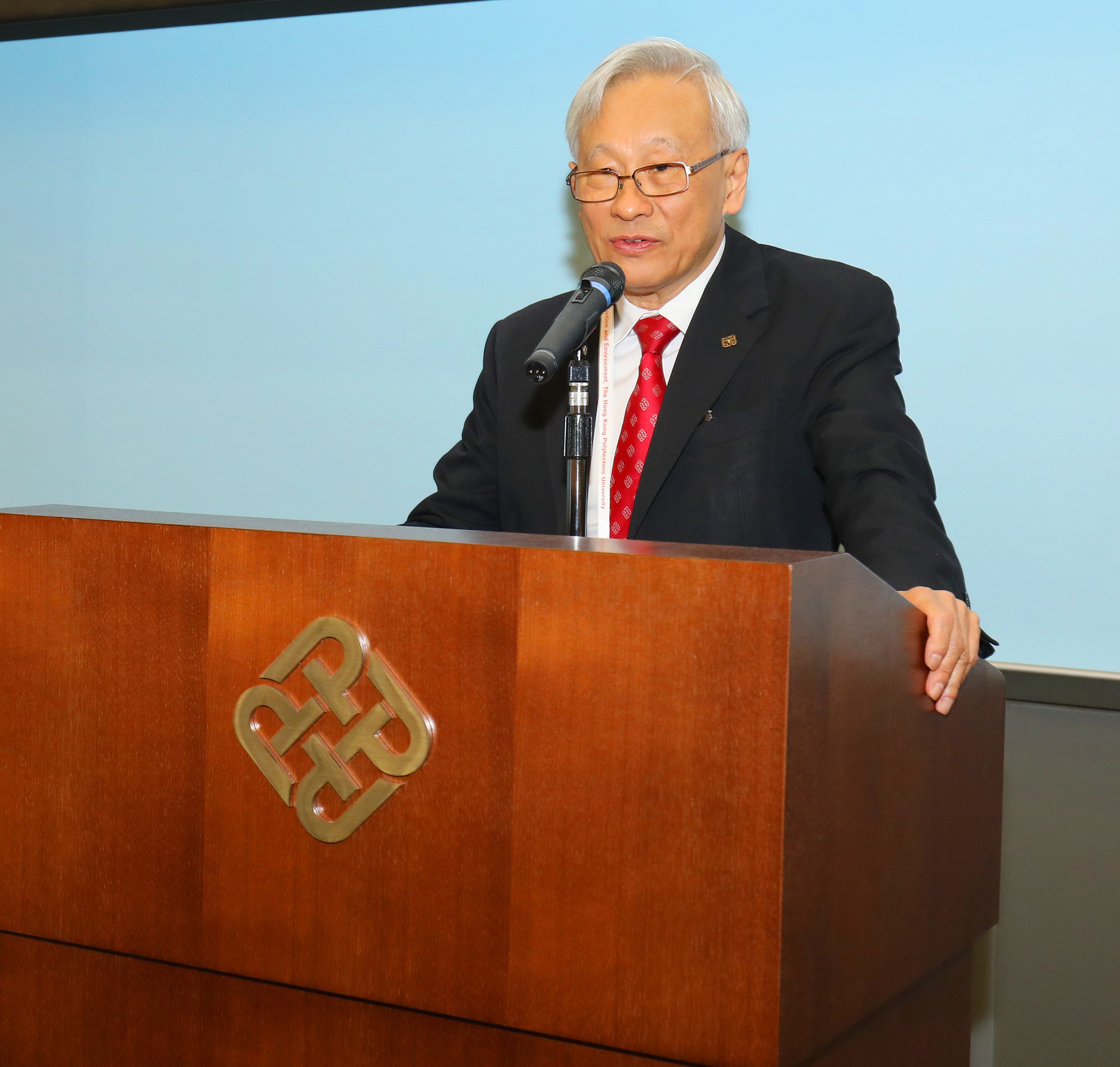 理大暂任校长陈正豪教授致欢迎辞。