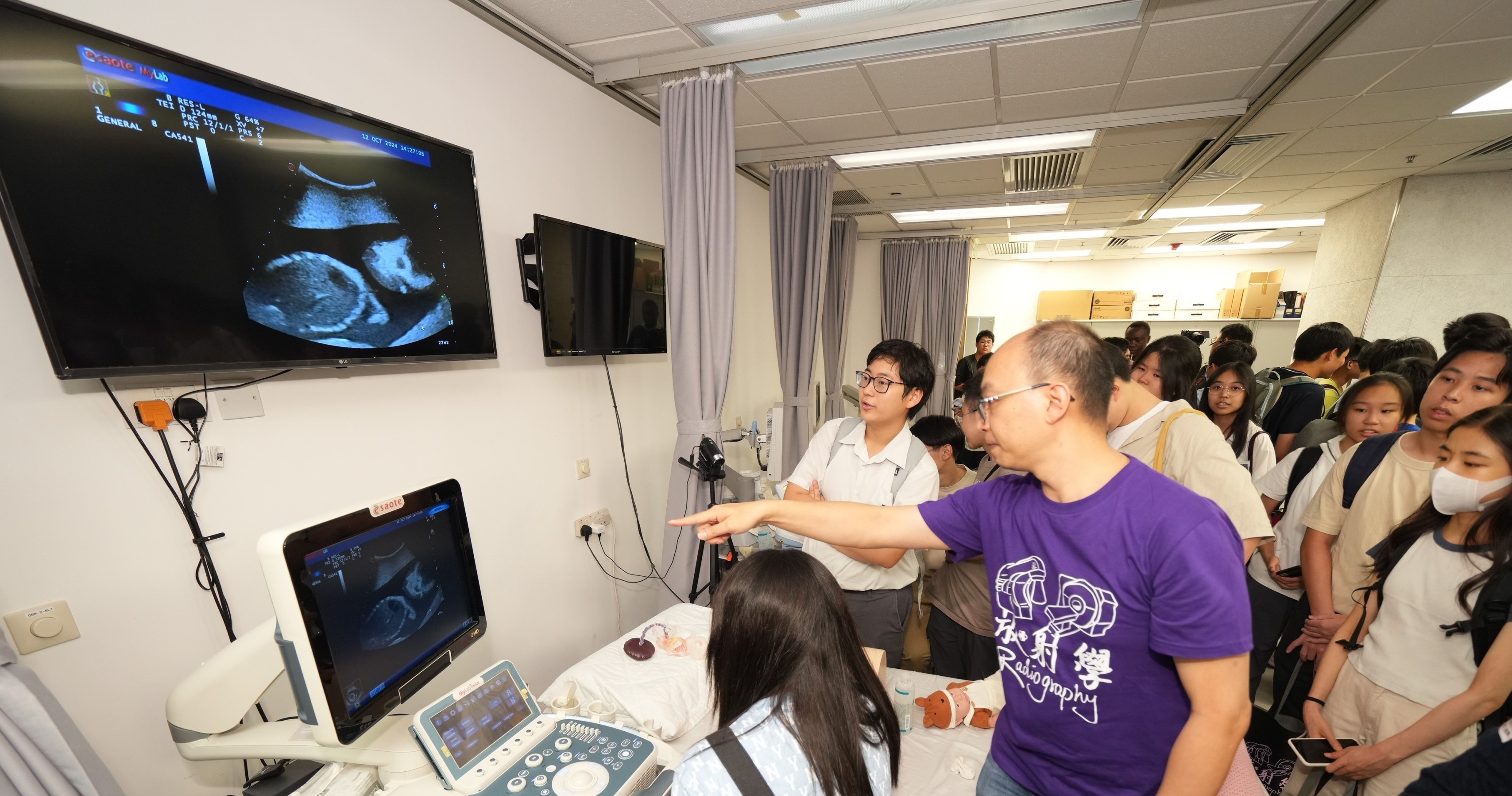 Various faculties, schools and departments at PolyU organised guided tours to their laboratories and other facilities during the Info Day.