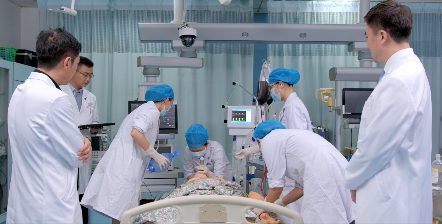 The Zhongshan School of Medicine at SYSU is renowned for its foundational and clinical medicine disciplines, recognised as “Double First-Class” disciplines. Over the years, the Zhongshan School of Medicine has provided a high-quality teaching platform for cultivating top medical talent and offering strong academic support for medical services.