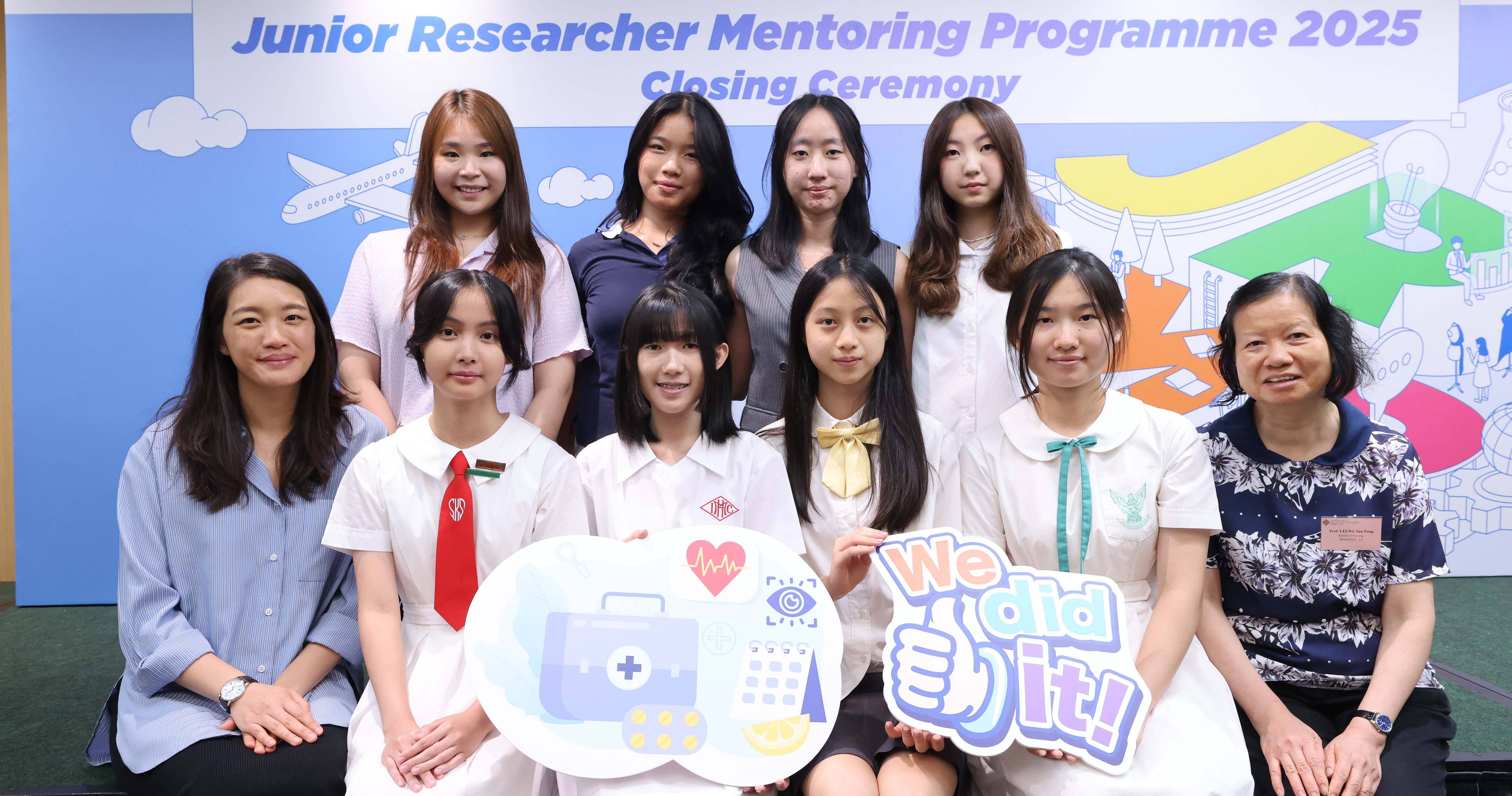 Under the guidance of Prof. Grace HO (front row, 1st from left) and Prof. LEUNG Sau Fong (front row, 1st from right), Associate Professors of PolyU School of Nursing, students from Shatin Pui Ying College, Immaculate Heart of Mary College, Li Po Chun United World College of Hong Kong, ESF Sha Tin College, The Independent Schools Foundation Academy, Hong Kong University Graduate Association College, Valtorta College, and Kit Sam Lam Bing Yim Secondary School conducted research on “Youth mental health and resilience.”