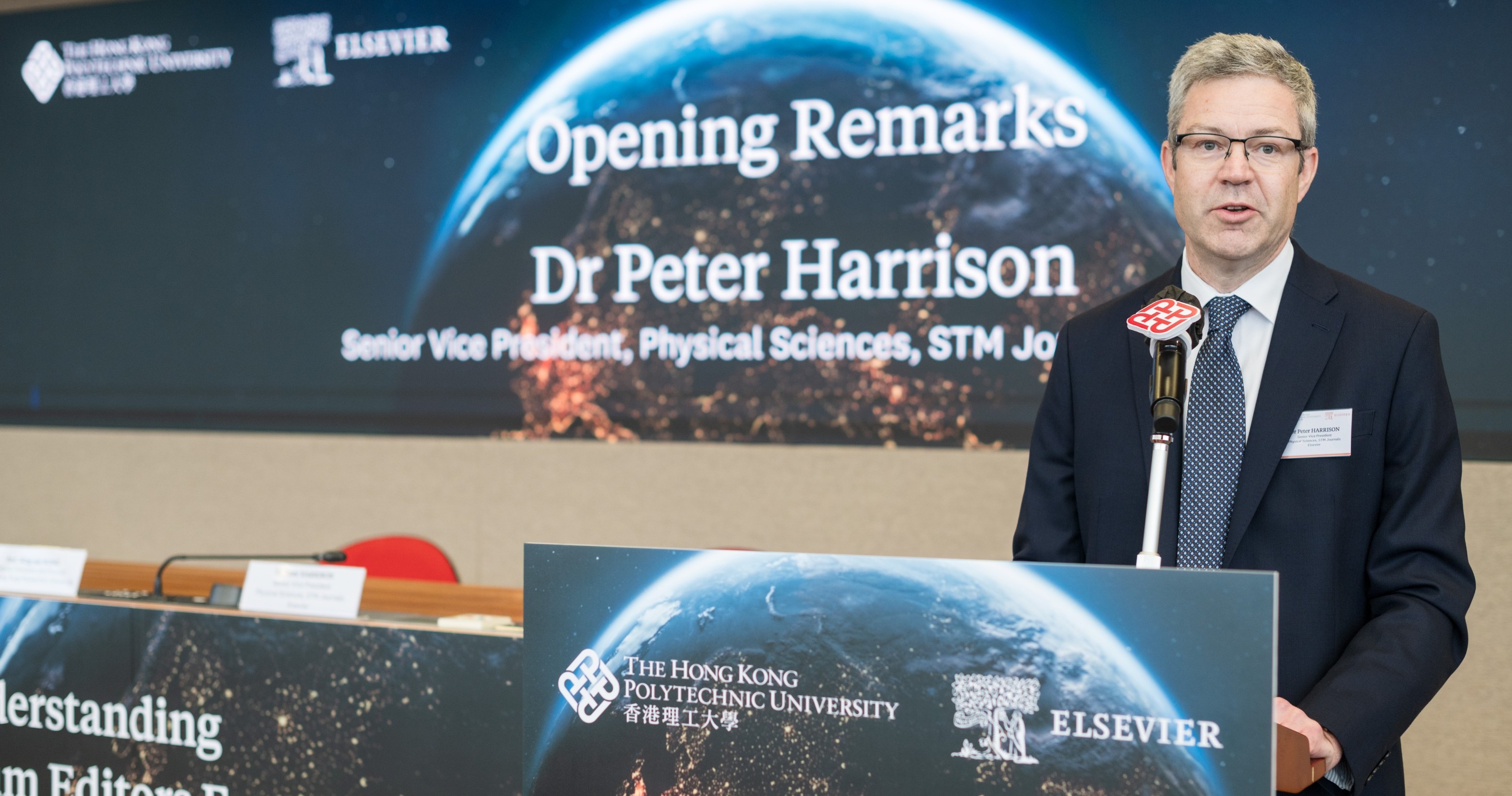 Dr Peter Harrison said that this MoU will provide a strategic framework to further increase collaborations between PolyU and Elsevier.