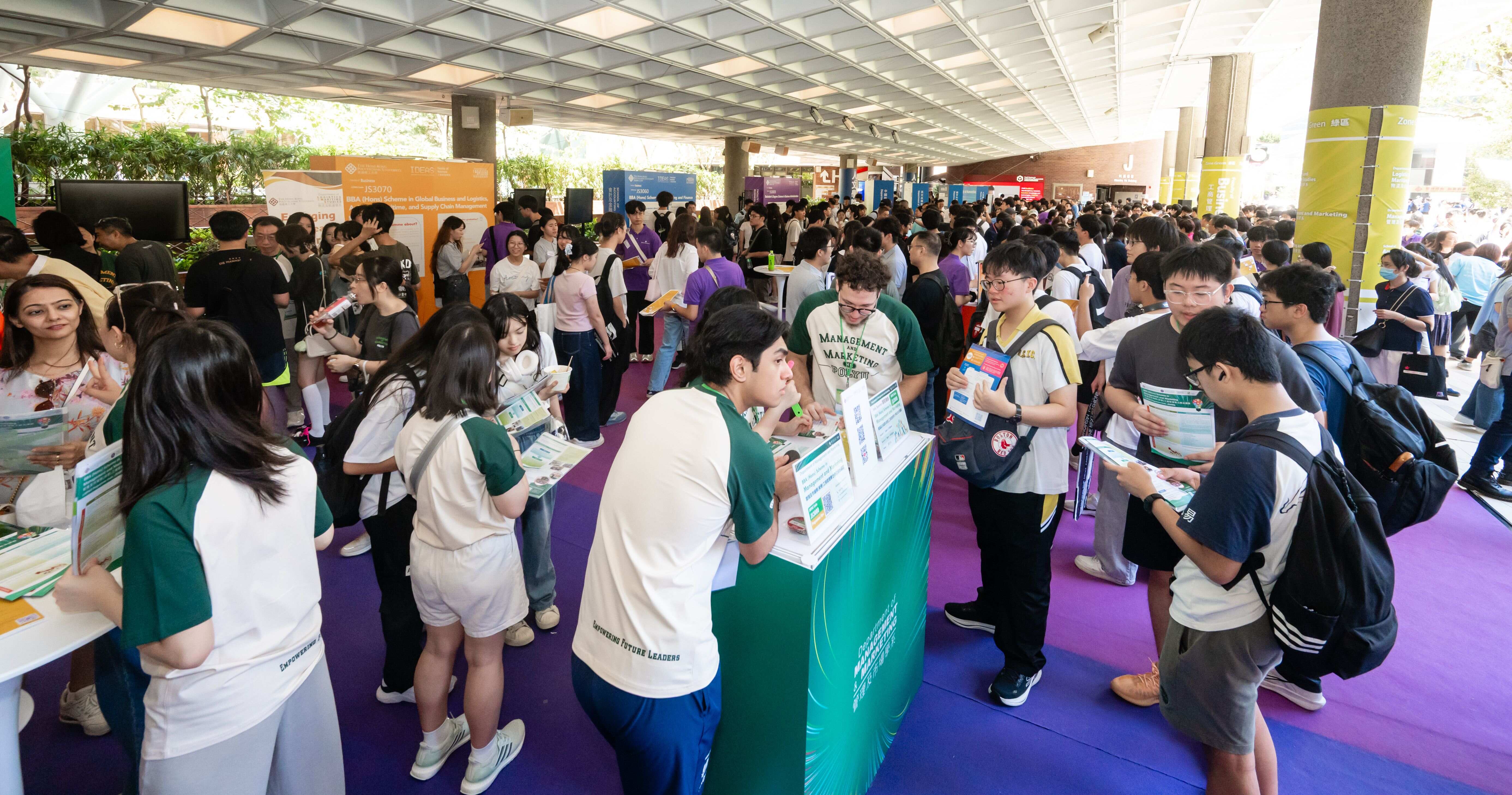 Themed “Innovation and Diversity”, this year’s Info Day attracted many prospective students and their parents to visit and find out more about PolyU.