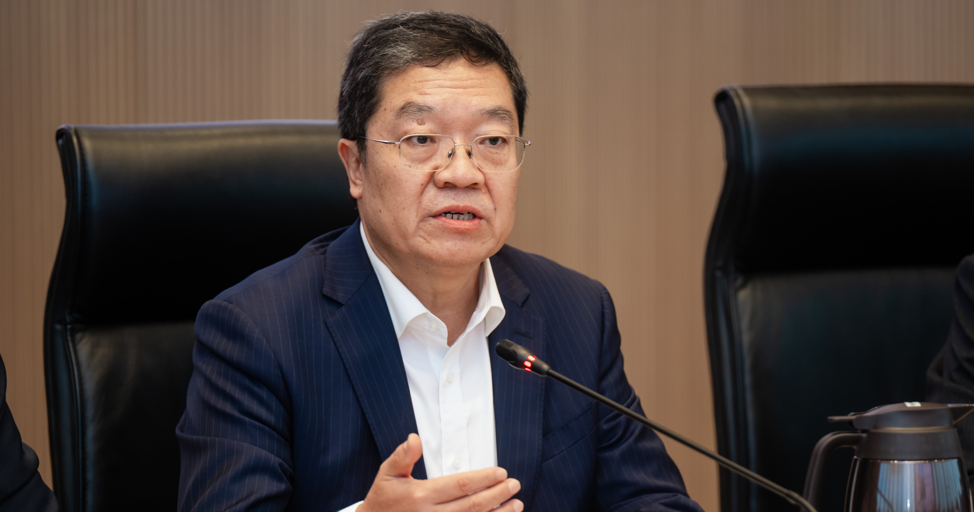 Mr Chen Jiachang delivered a speech at the meeting.