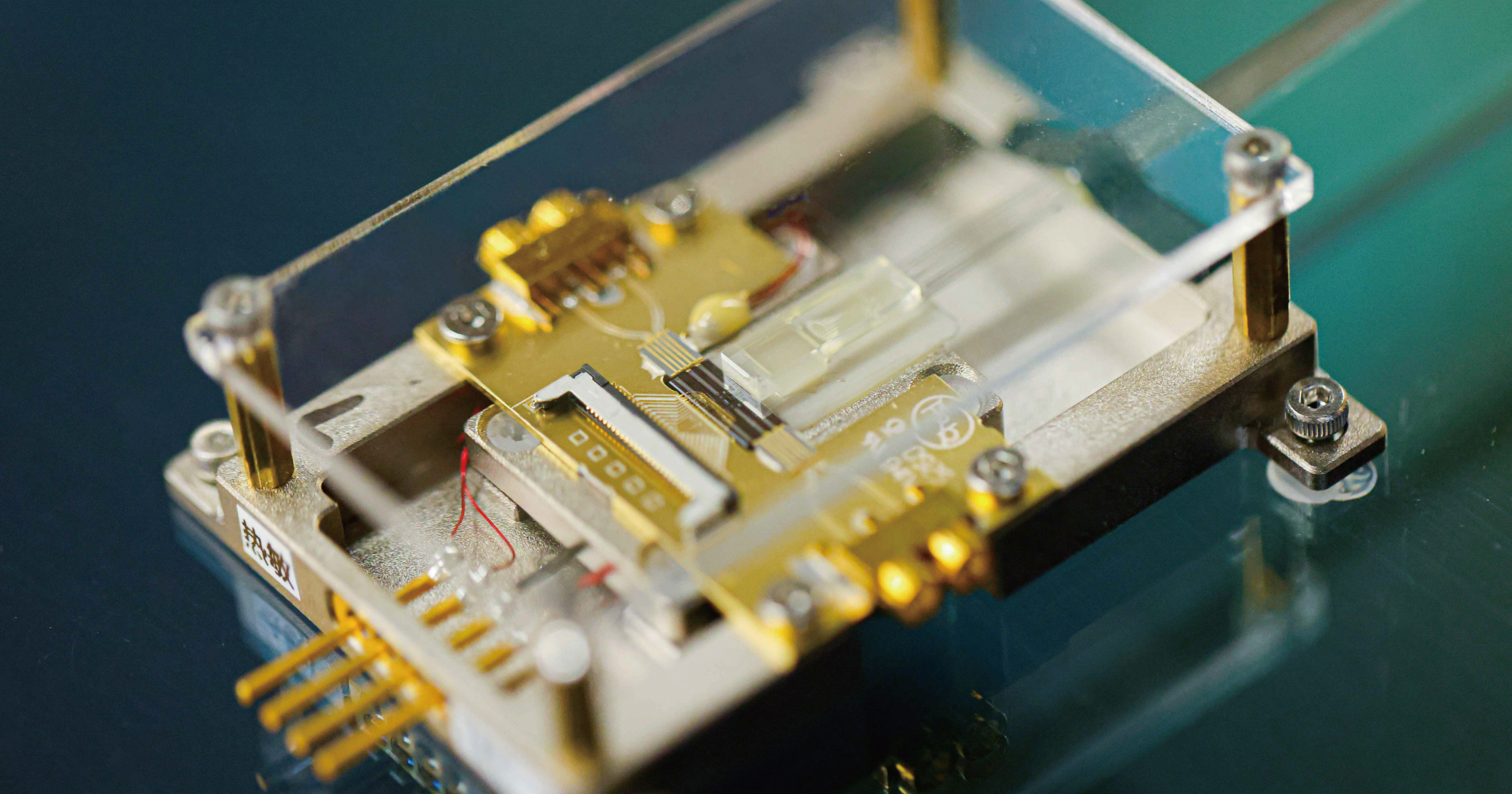 The PolyU Quantum Chip offers four major advantages: high speed, high stability, low cost, and superior scalability for mass production.