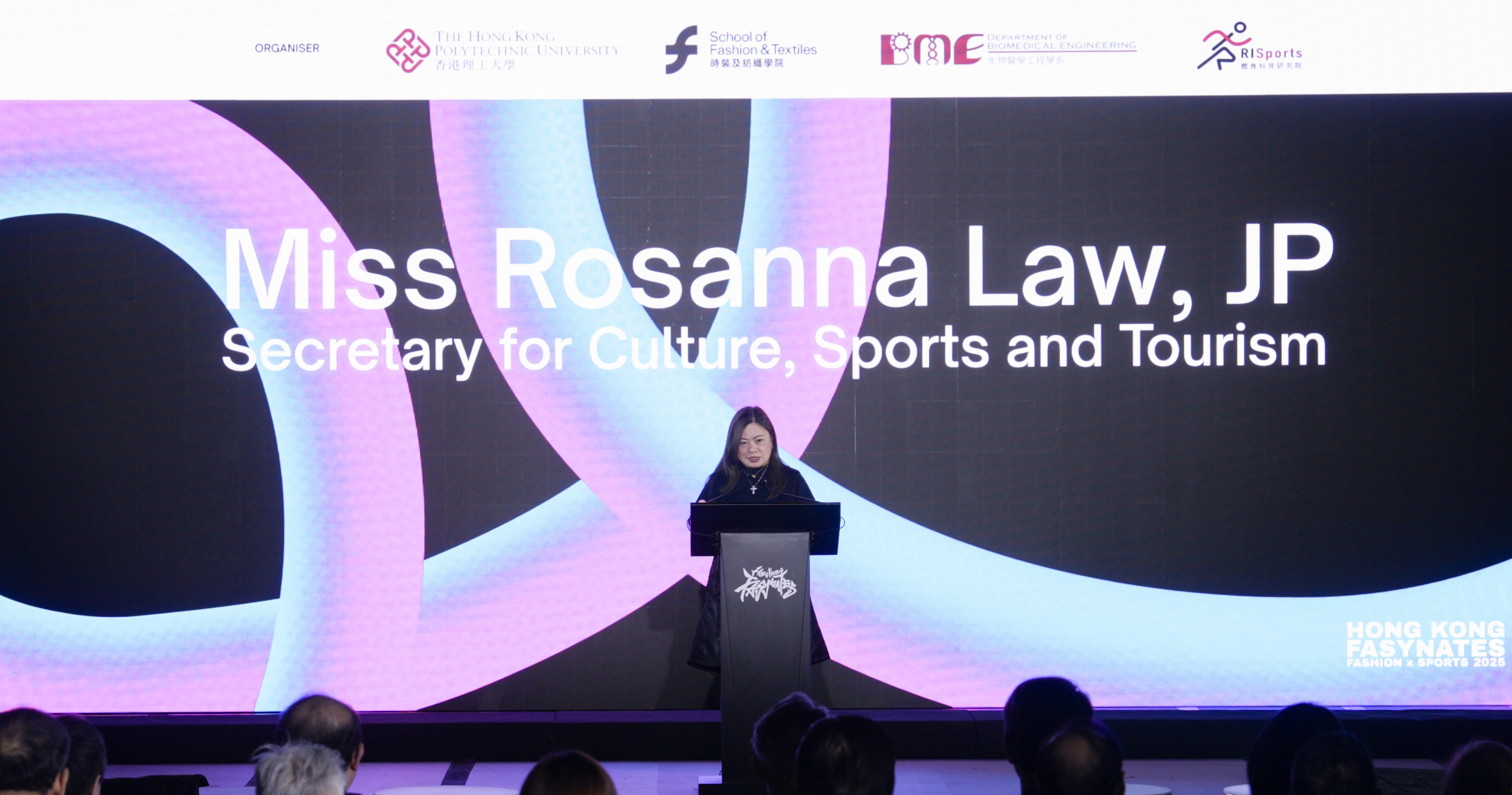 Miss Rosanna Law, Secretary for Culture, Sports and Tourism of the Government of the HKSAR, addressed the ceremony.