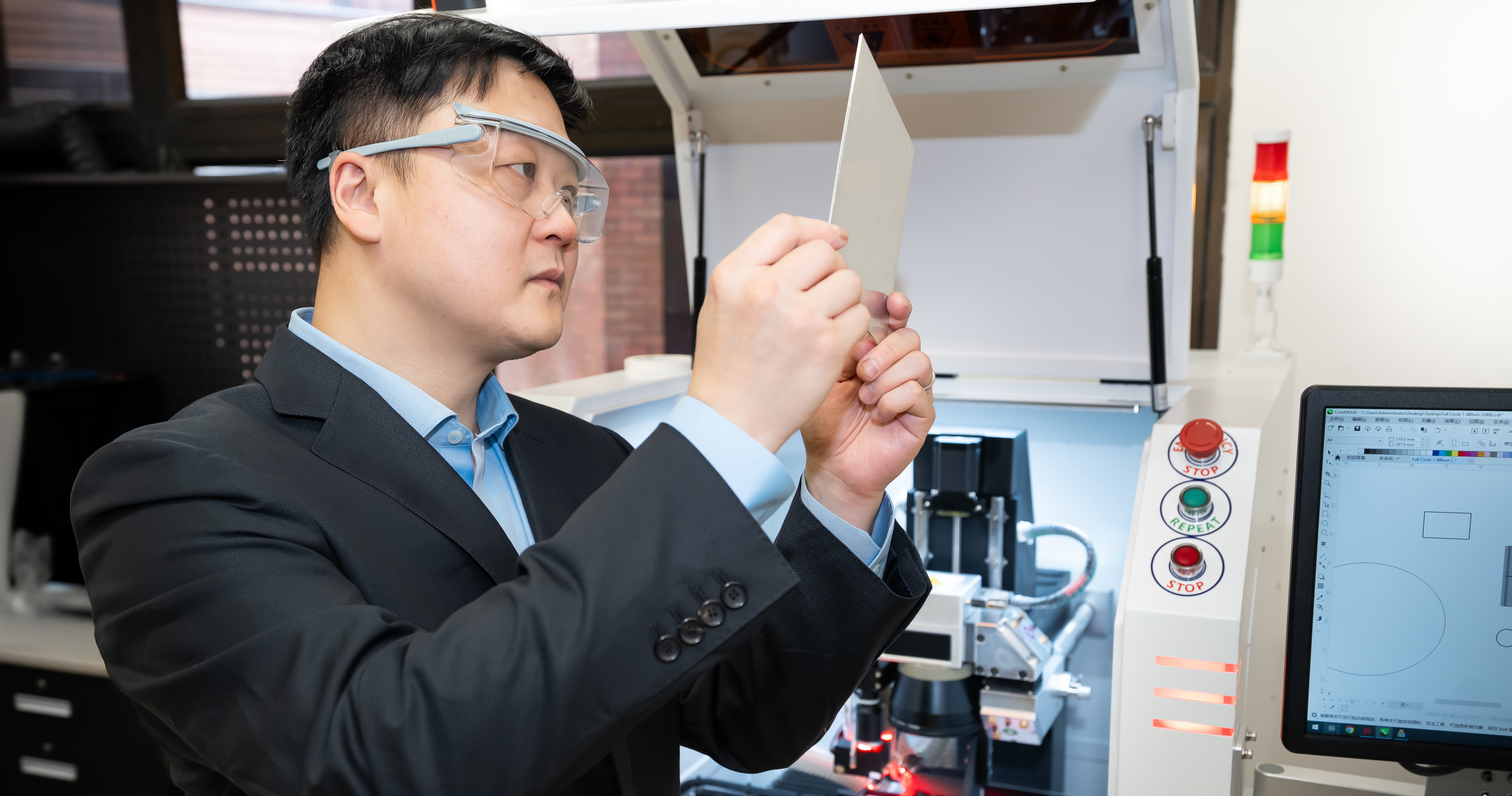 Prof. Xiewen Wen explained, “IntraSpect™ can penetrate the arc flash, metal vapour and spatter generated during welding to directly measure the three-dimensional depth and morphology inside the melt pool, achieving micron-level, real-time navigation.