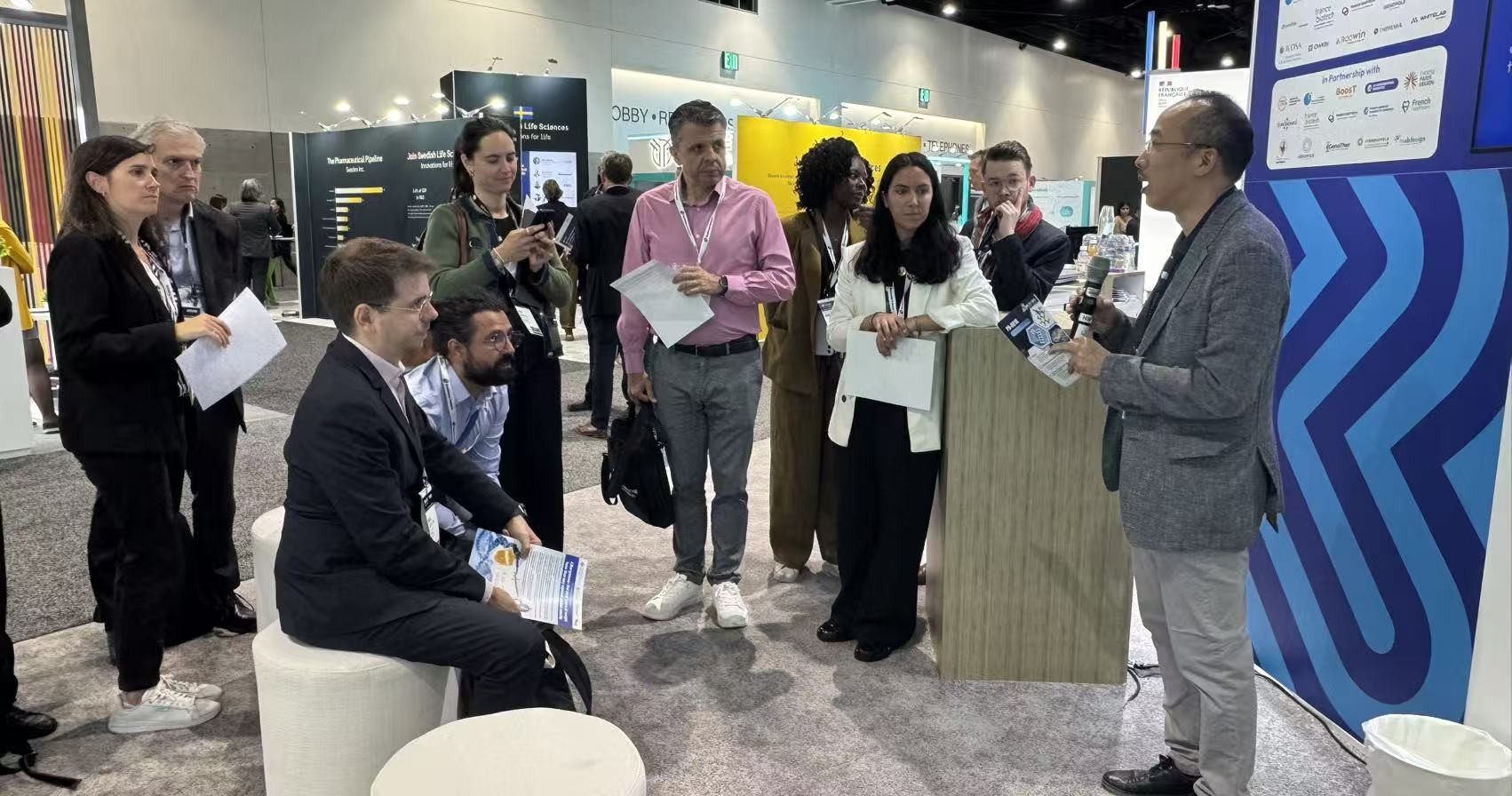 Participating PolyU scholars took part in networking events hosted by Business France and engaged in in-depth exchanges with global biotechnology experts.