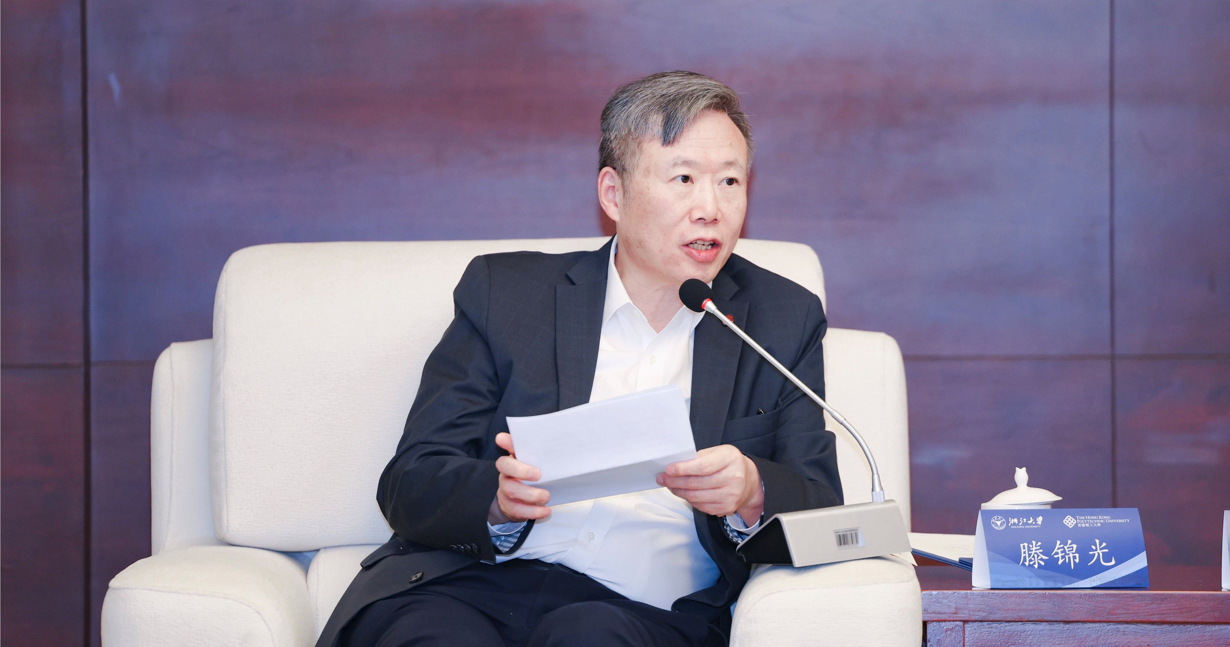 PolyU President Prof. Jin-Guang Teng looks forward to the Institute proactively aligning with national strategic needs by focusing on digital and intelligent technologies and related frontier fields, and conducting forward-looking, original and impactful research.