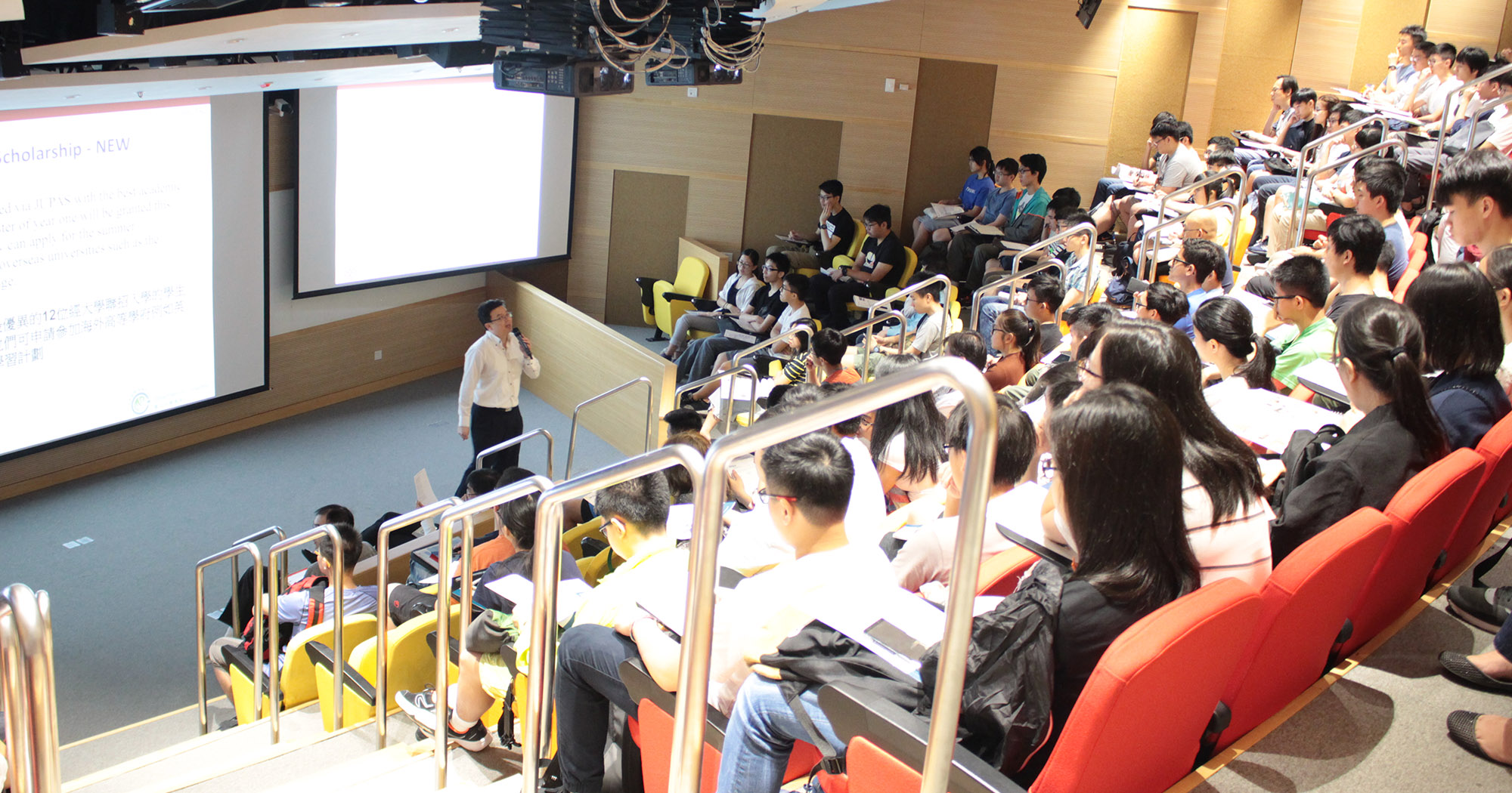 2000x1050_News_Con Day 2018 1