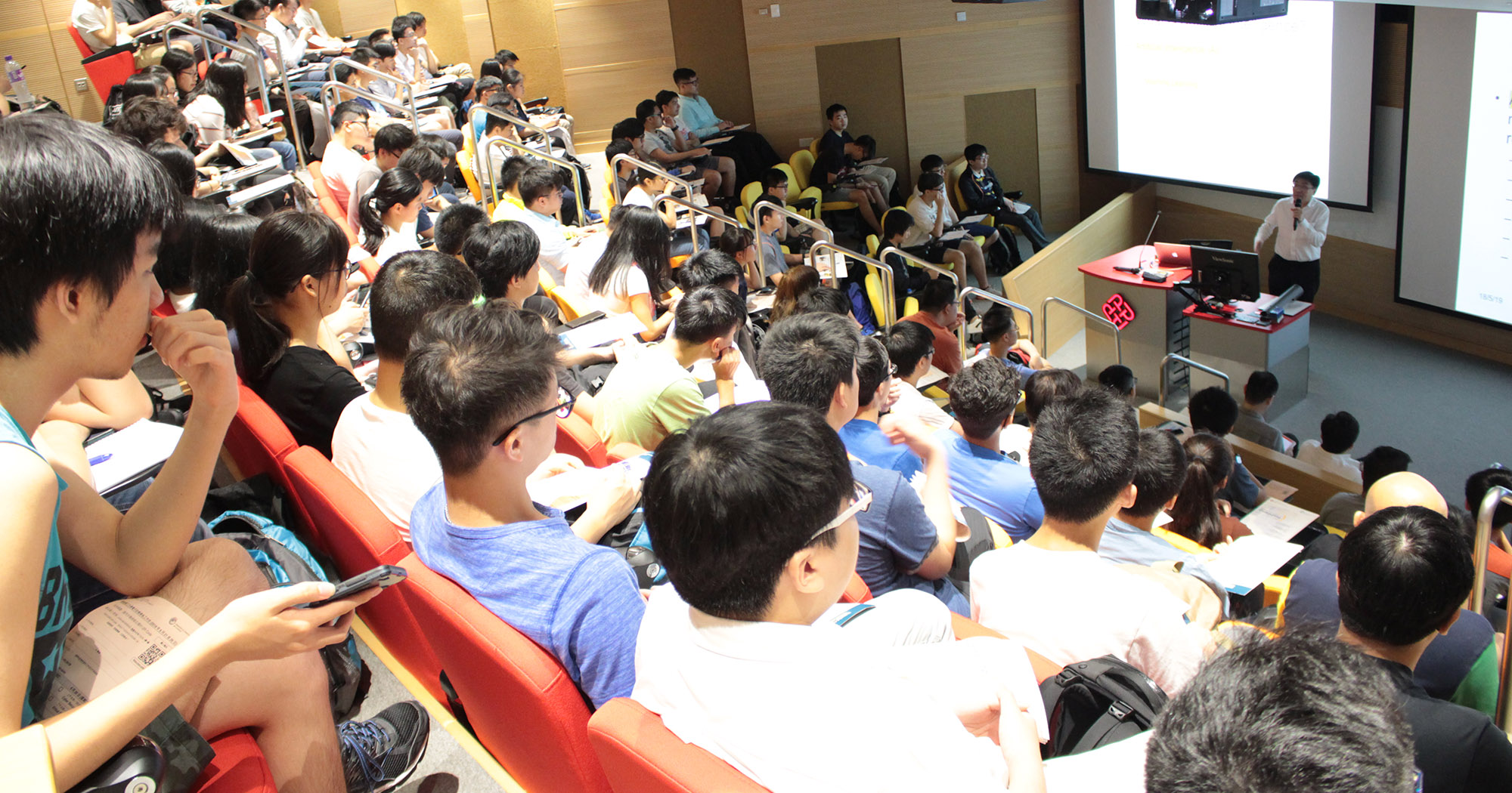 2000x1050_News_Con Day 2018 2