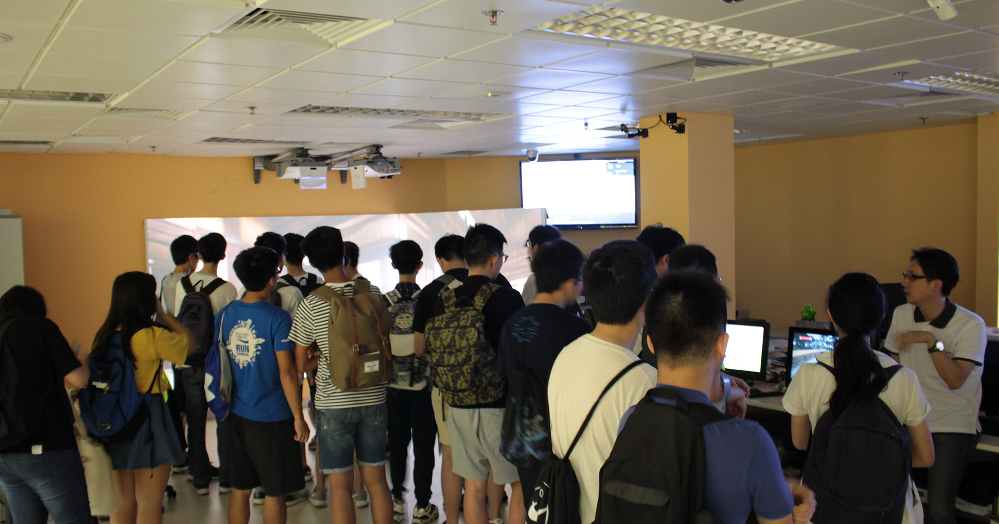 2000x1050_News_info day 2018 4