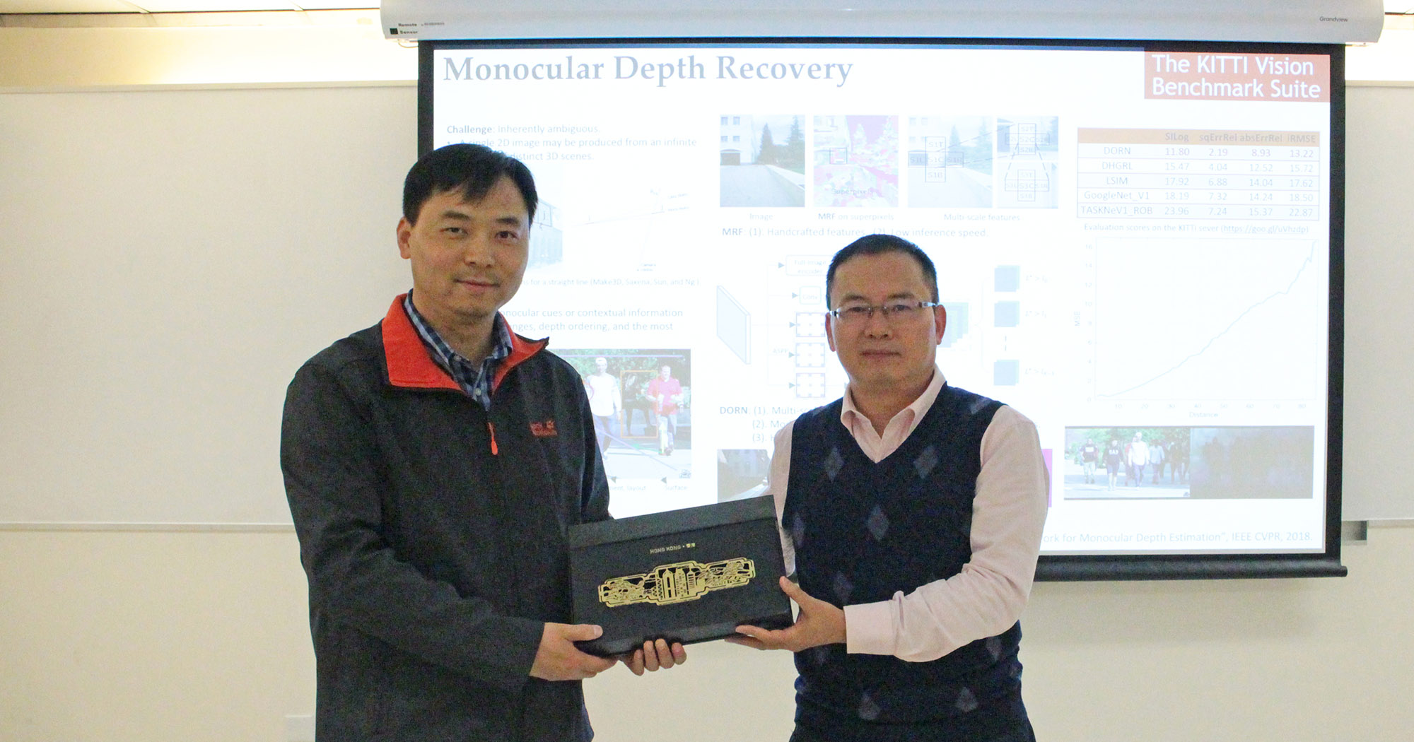 2000x1050_News_dis lec 1 3