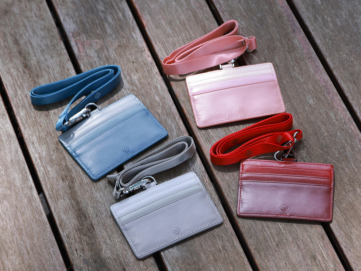 Name Badge Holder_Main02