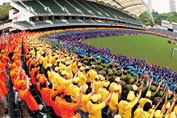 the world's largest Human Rainbow