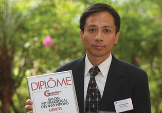 Dr Choi Kup-sze 