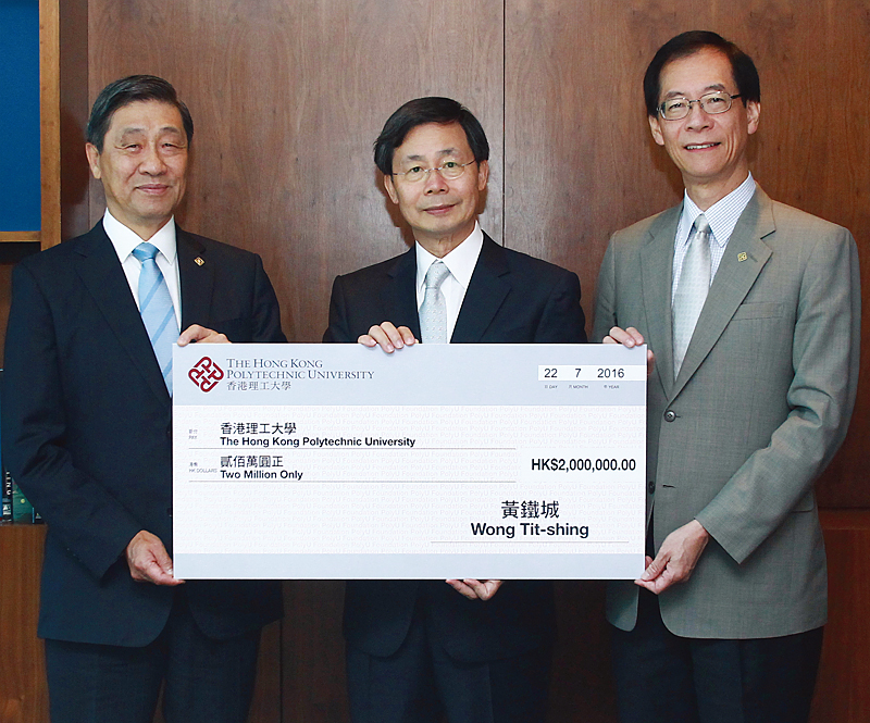 Outstanding alumnus promotes Service-Learning