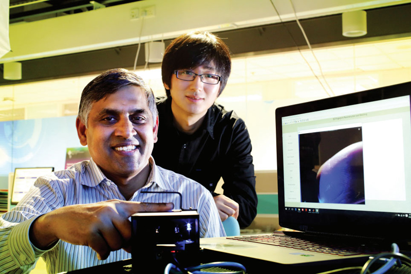 Research team members: Dr Ajay Kumar (left) and Mr Lin Chen-hao