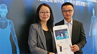 Dr Tracy Mok (left) and Dr Zhu Shuaiyin