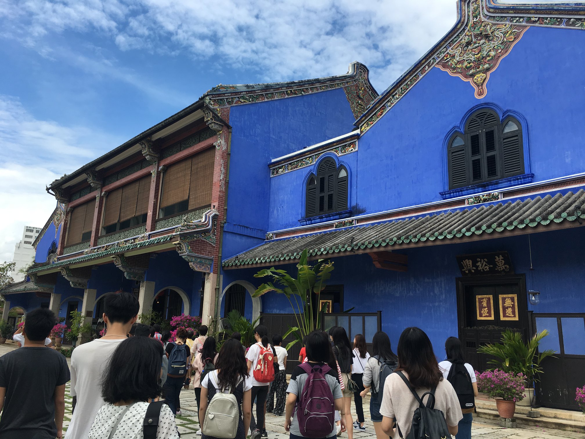 27503906_1963466297015618_3068253193733831739_o