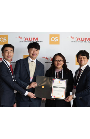 Professor Shirley Ngai (RS) and team