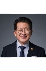 The MSc in Global Hospitality Business team led by Prof. Kaye Chon (SHTM)