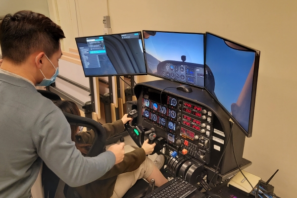 On-site demonstration Flight simulator_24
