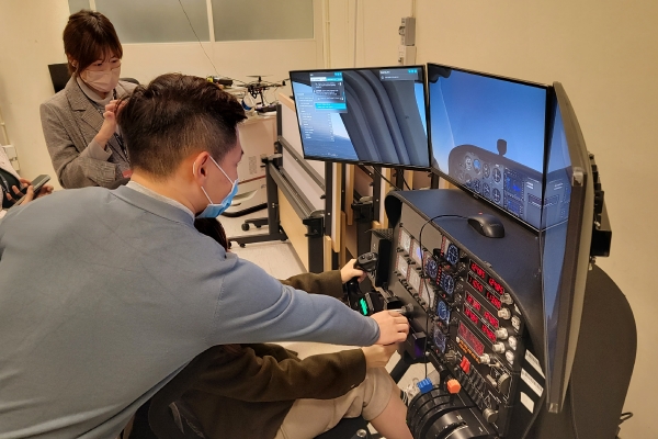 On-site demonstration Flight simulator_26